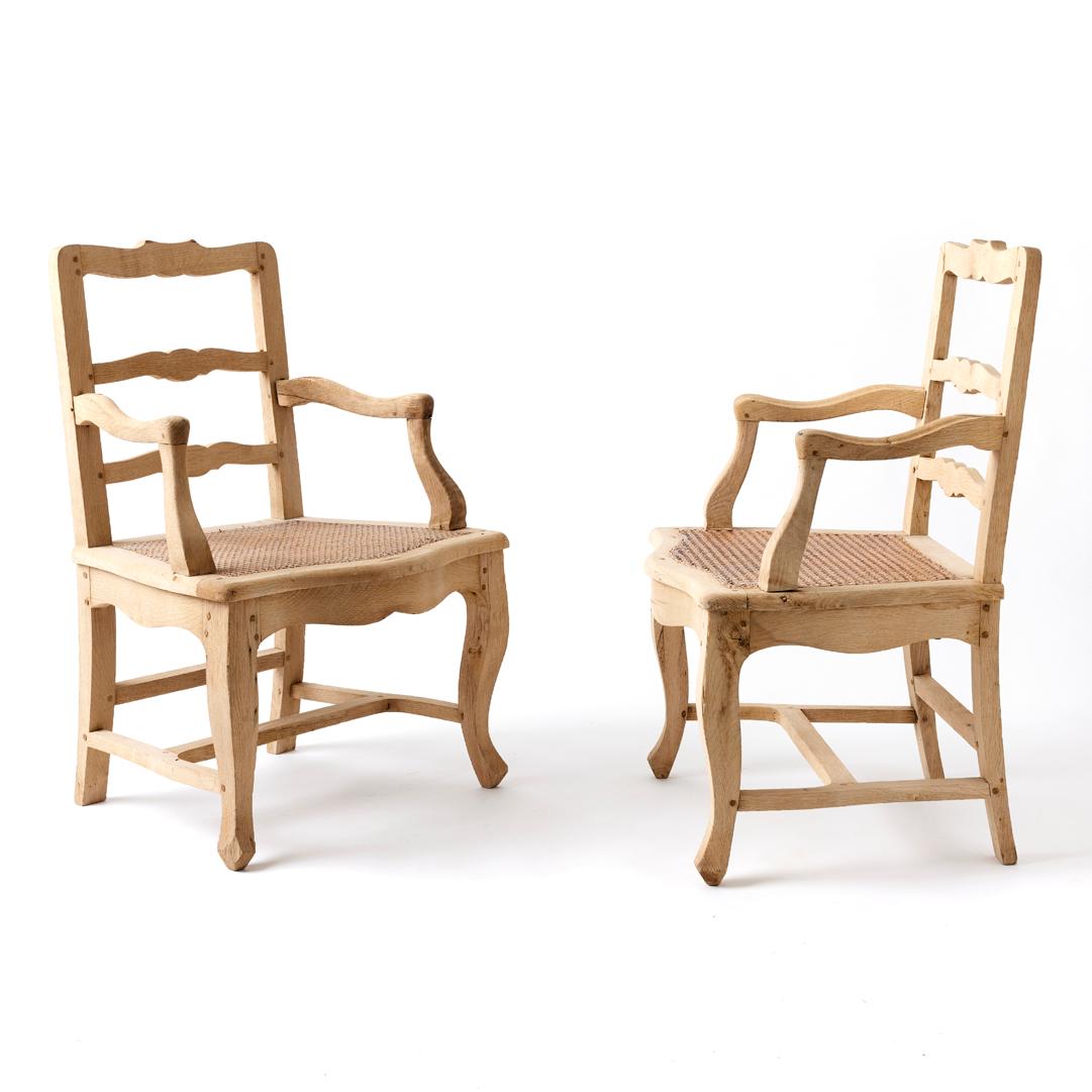 Paire de fauteuils belges anciens en vente 9