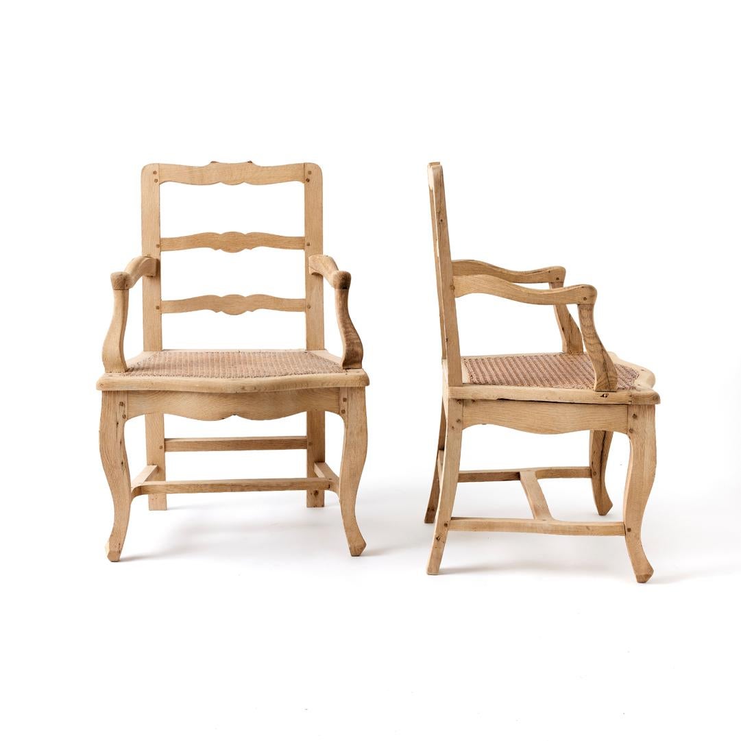 Paire de fauteuils belges anciens en vente 11