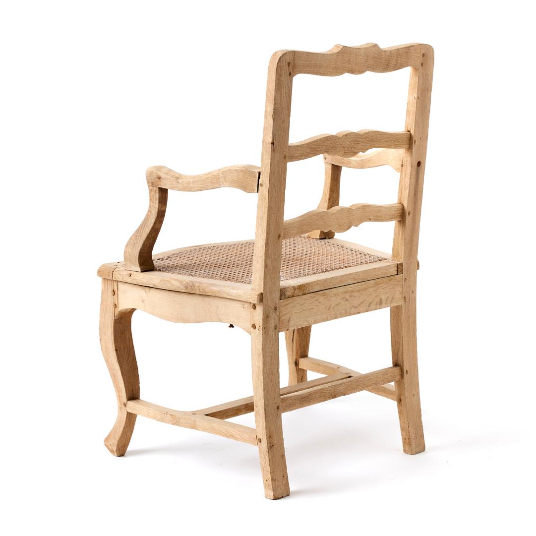 Paire de fauteuils belges anciens Bon état - En vente à New York, NY