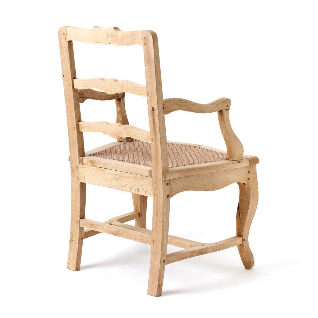 Bois Paire de fauteuils belges anciens en vente