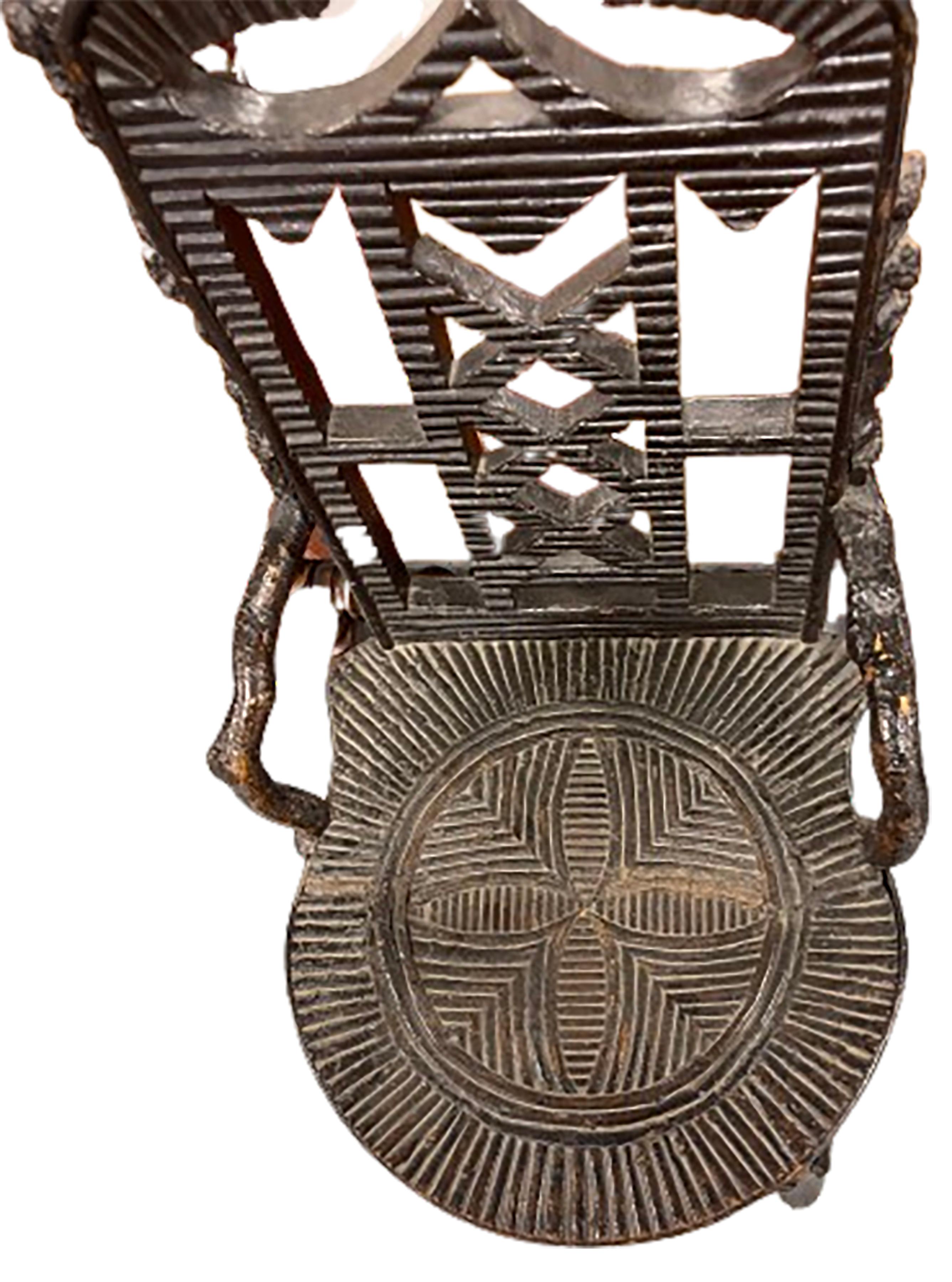 XVIIIe siècle et antérieur Paire d'anciens fauteuils Black Forest en vente