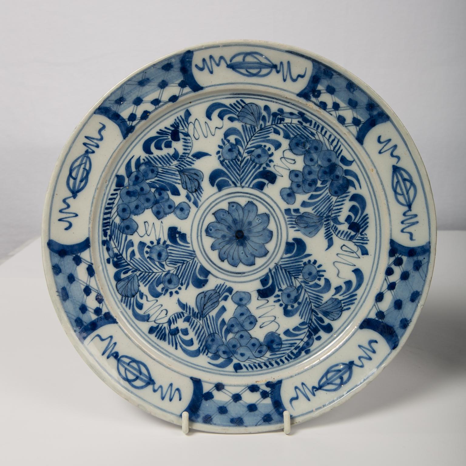 Paar antike blaue und weiße Delfter Teller um 1780 7
