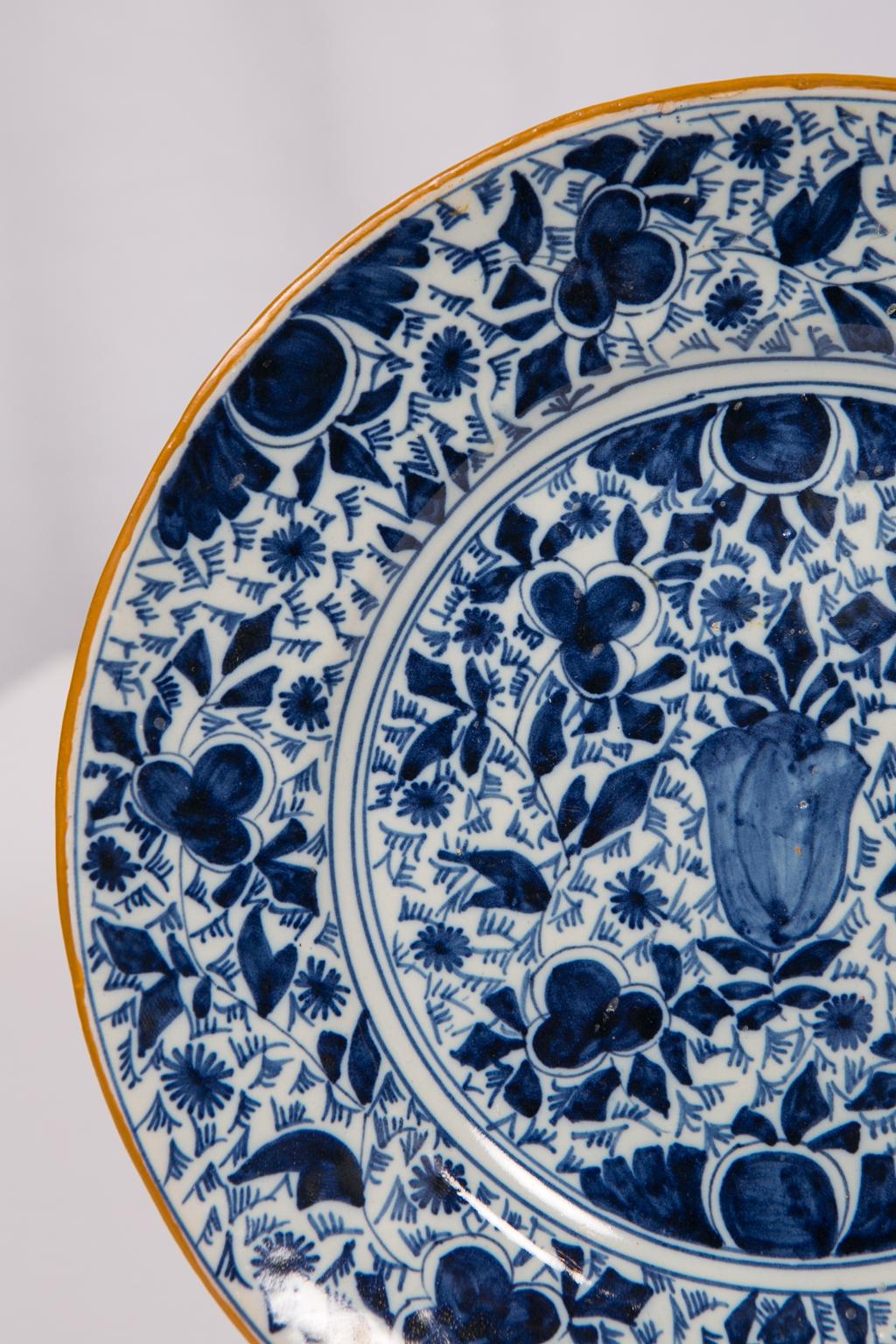Paar antike blaue und weiße Delfter Teller aus dem 18. Jahrhundert (Handbemalt)
