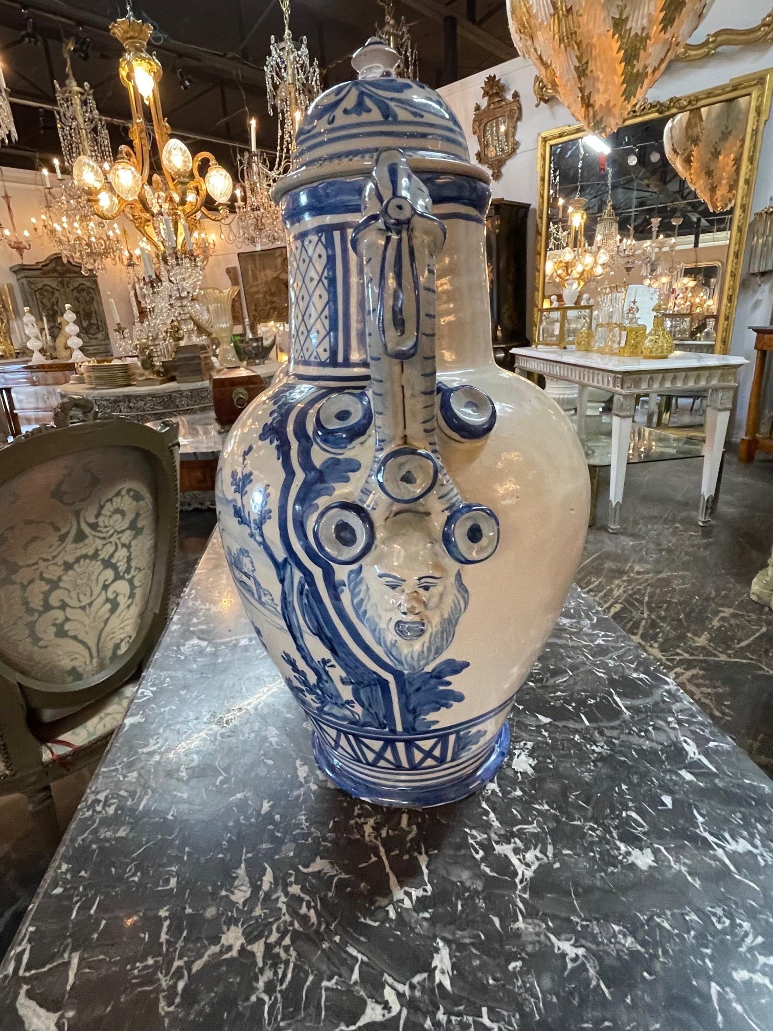 Pair of Antique Blue and White Vases In Good Condition For Sale In Dallas, TX