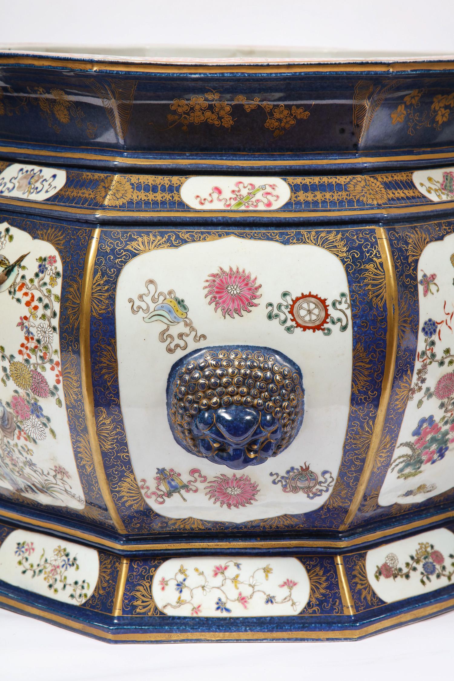 Antike achteckige antike blaue chinesische Porzellanschalen in Form von Fischgräten mit Kartuschen, Paar im Angebot 3