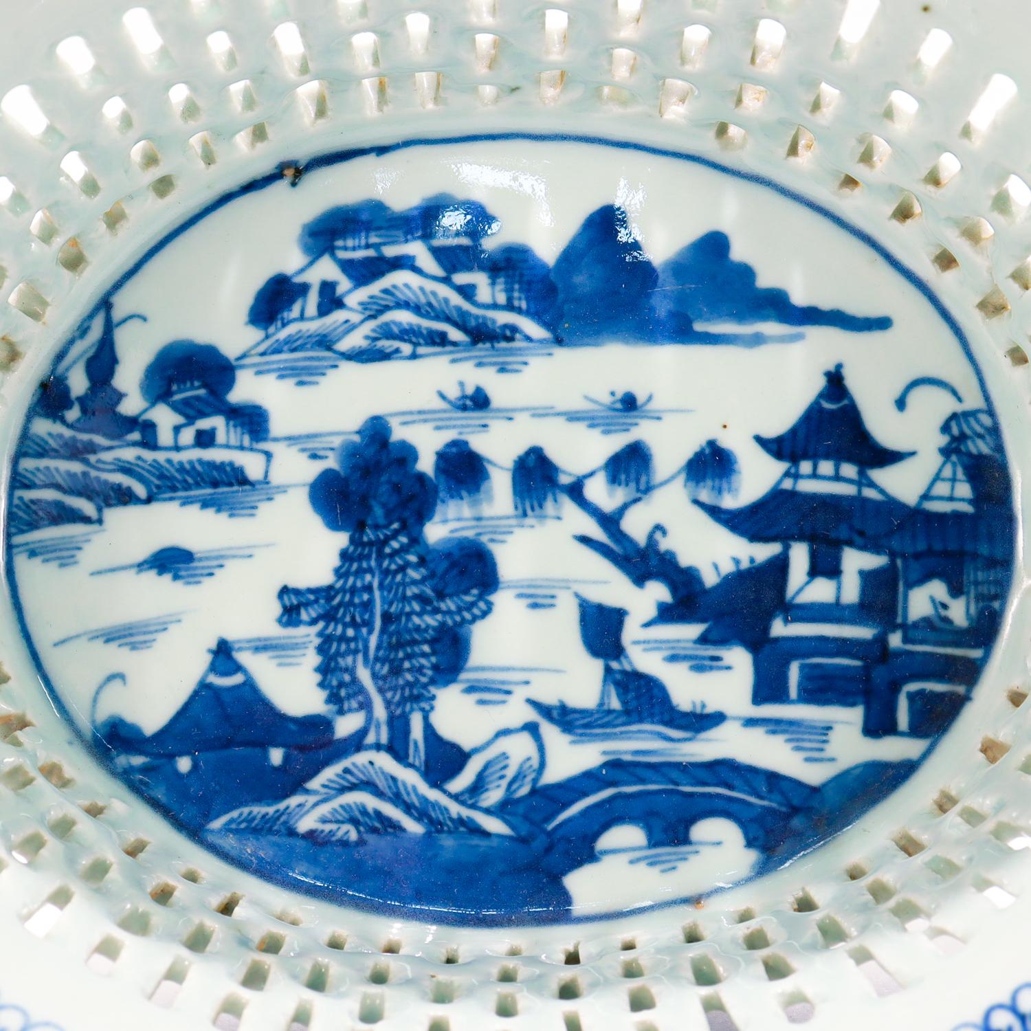 Pair of Antique Blue & White Canton Chinese Export Porcelain Chestnut Baskets For Sale 6