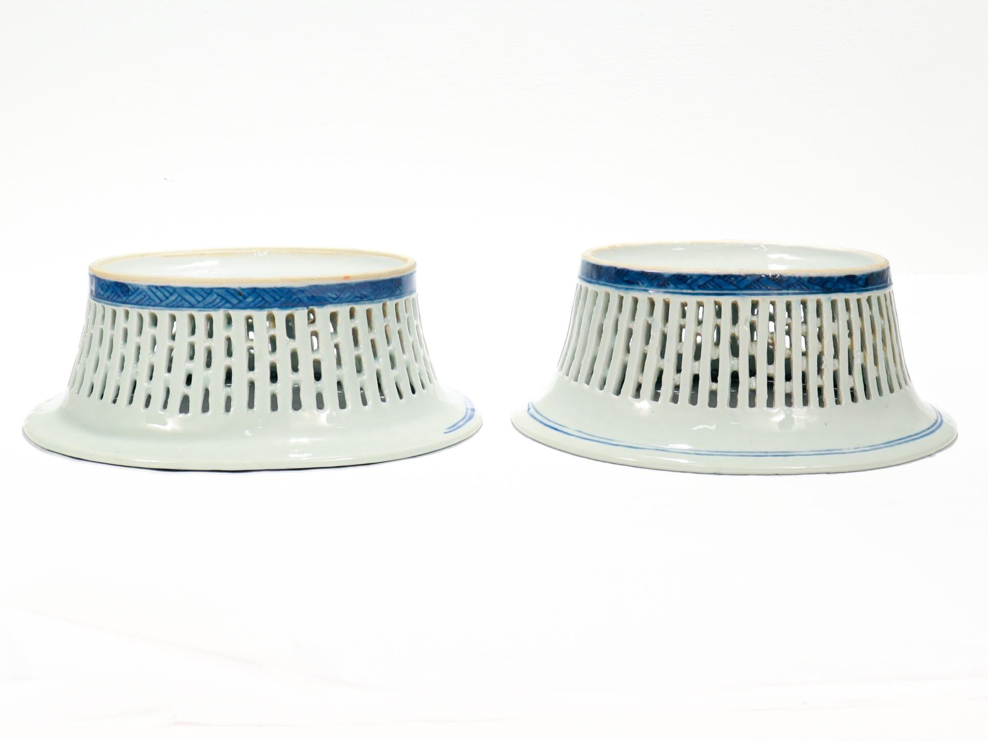 Pair of Antique Blue & White Canton Chinese Export Porcelain Chestnut Baskets For Sale 8