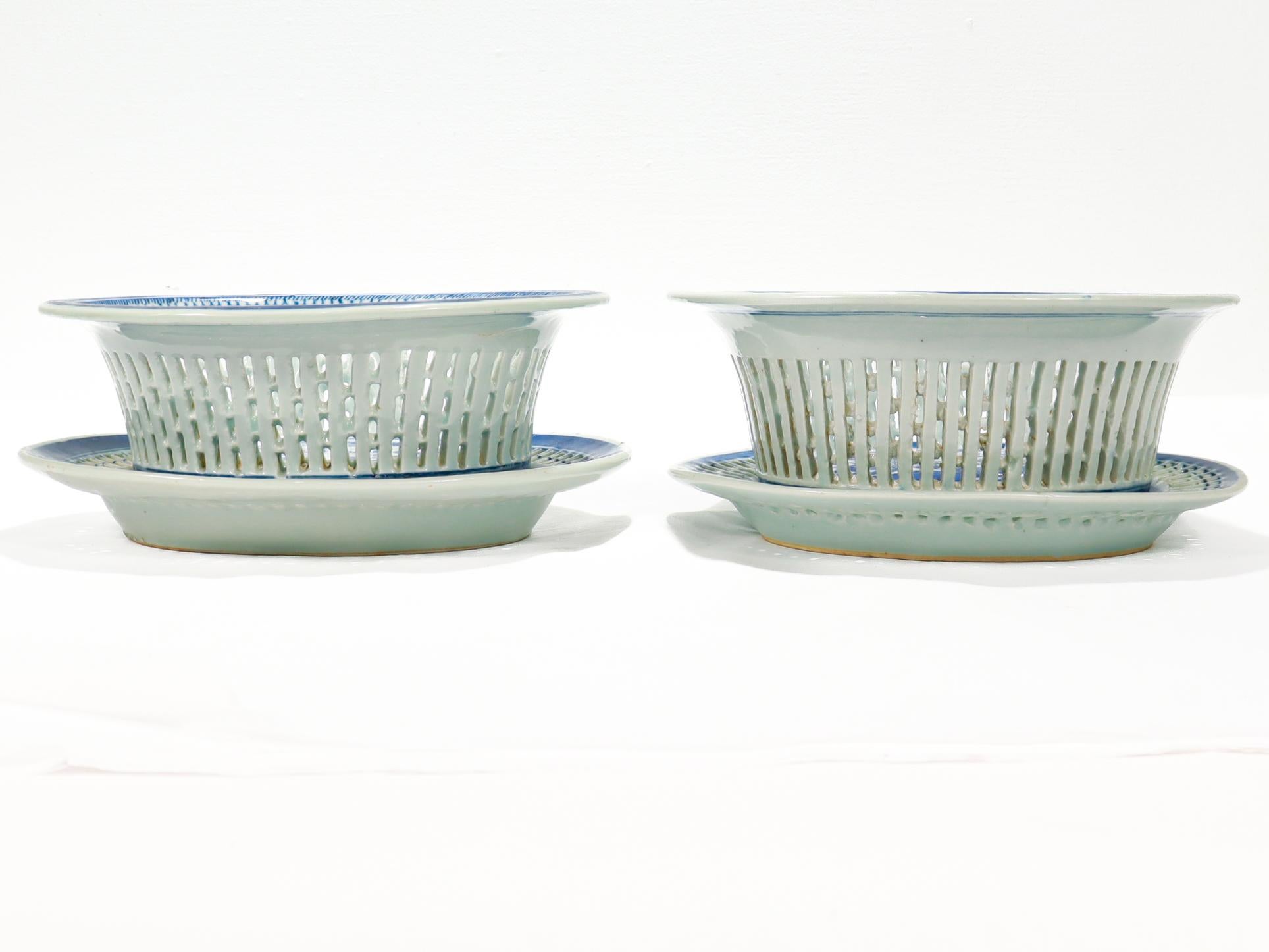 Pair of Antique Blue & White Canton Chinese Export Porcelain Chestnut Baskets For Sale 2