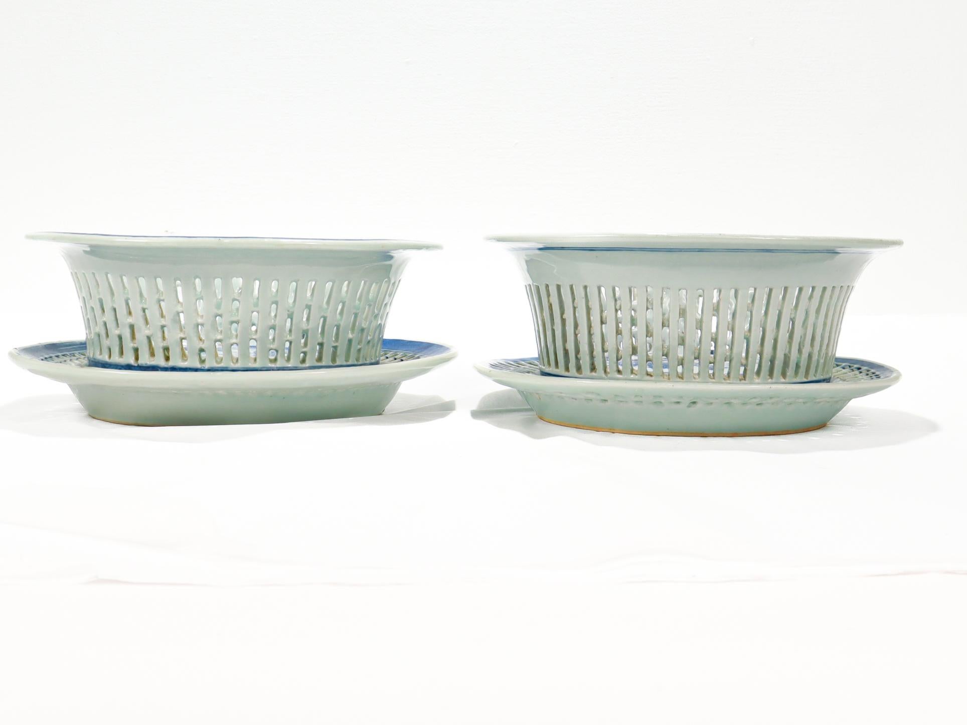 Pair of Antique Blue & White Canton Chinese Export Porcelain Chestnut Baskets For Sale 4