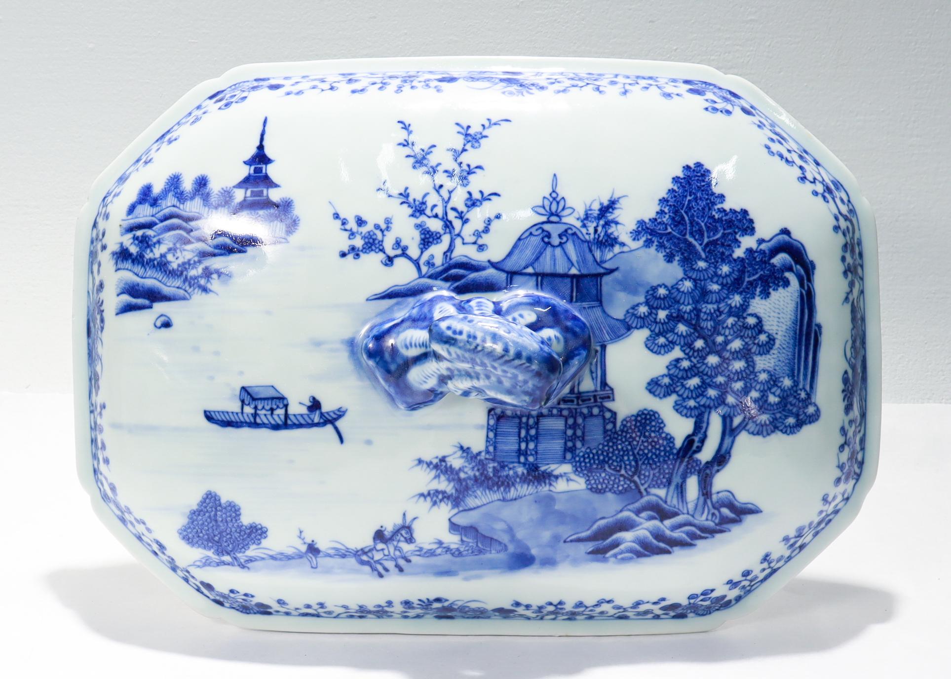 Pair of Antique Blue & White Canton Chinese Export Porcelain Covered Tureens For Sale 9