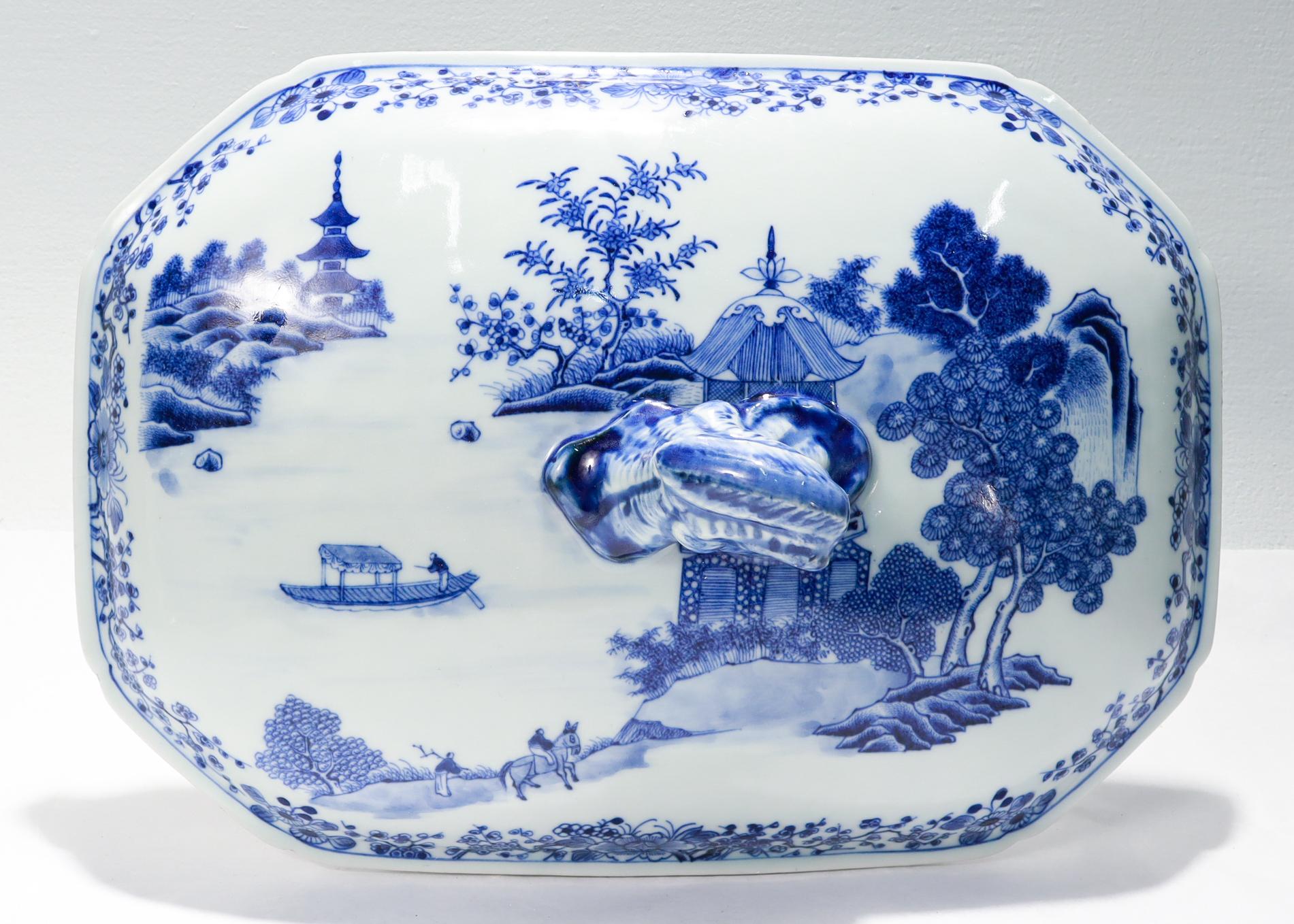 Pair of Antique Blue & White Canton Chinese Export Porcelain Covered Tureens For Sale 10