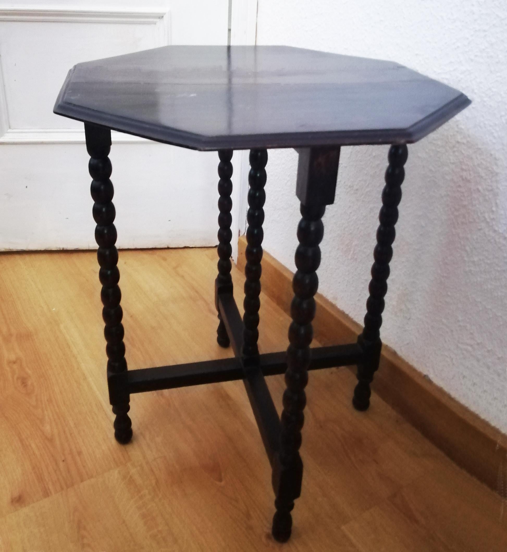 Pair of Antique Bobbin Turned Side End Wine Tables from the 19th Century 4