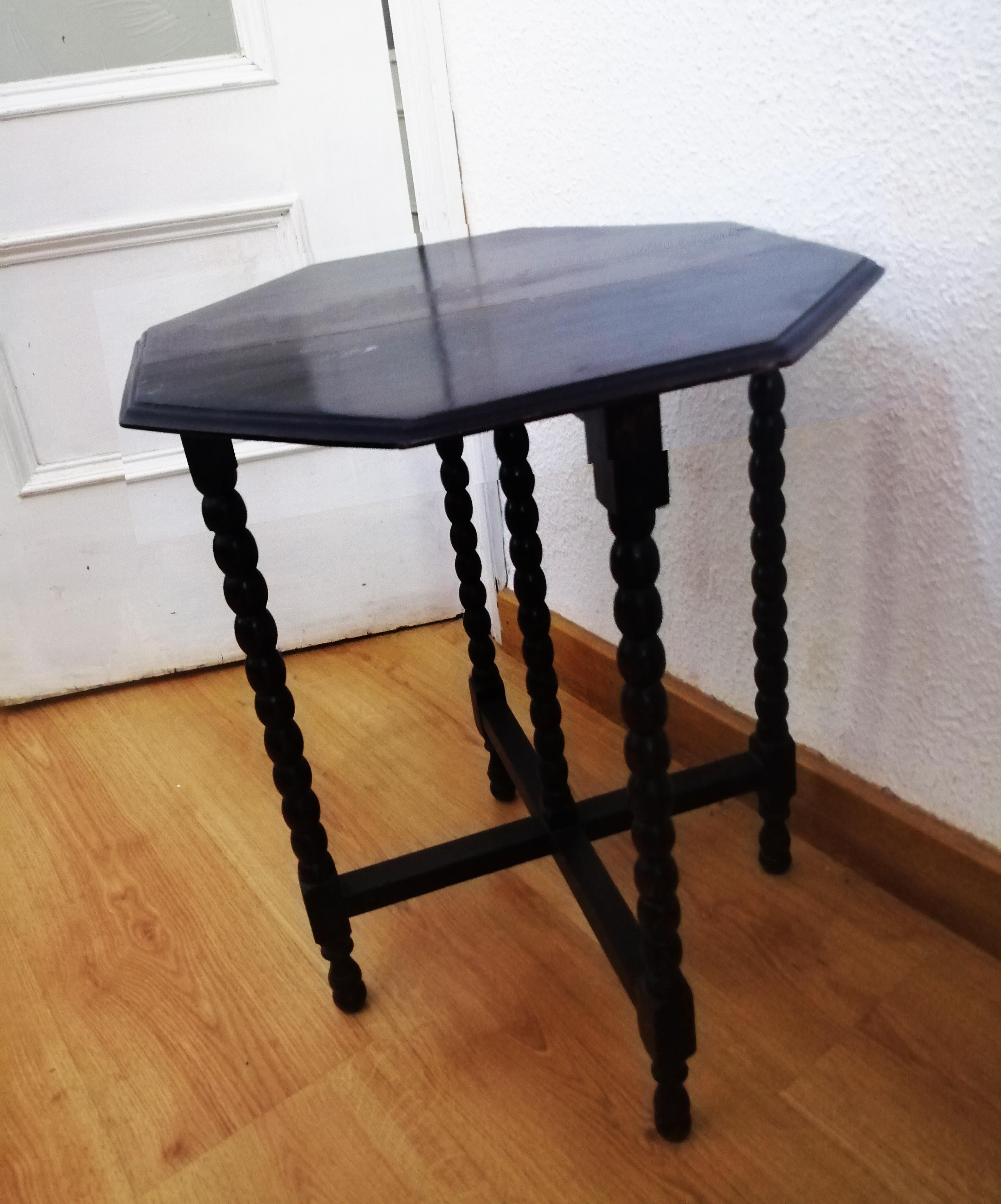 Pair of Antique Bobbin Turned Side End Wine Tables from the 19th Century 11