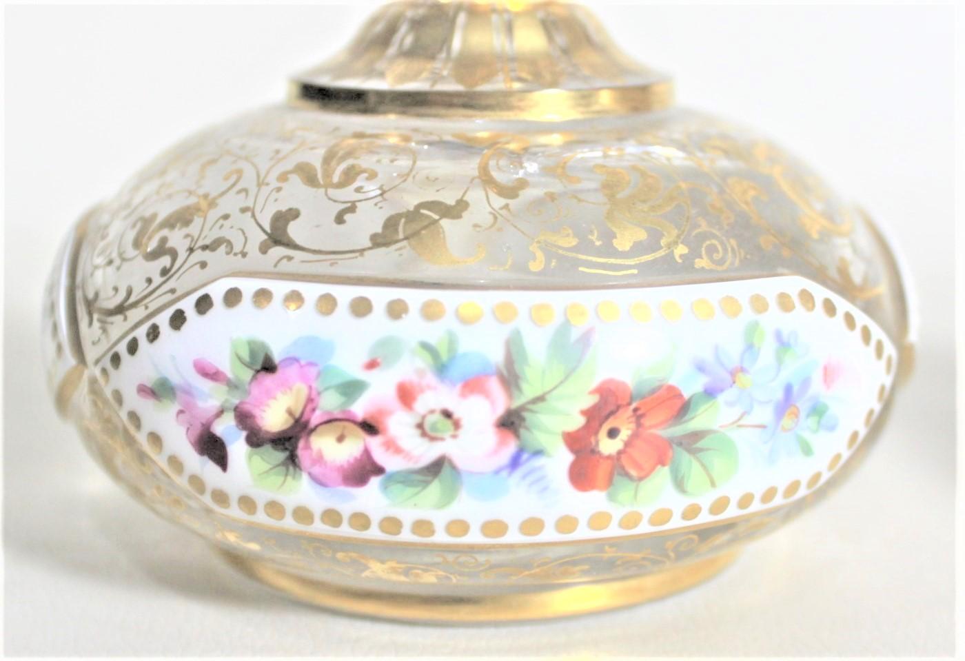 Coppia di antichi flaconi di profumo o fragranza boemi con decorazioni smaltate e dorate in vendita 5
