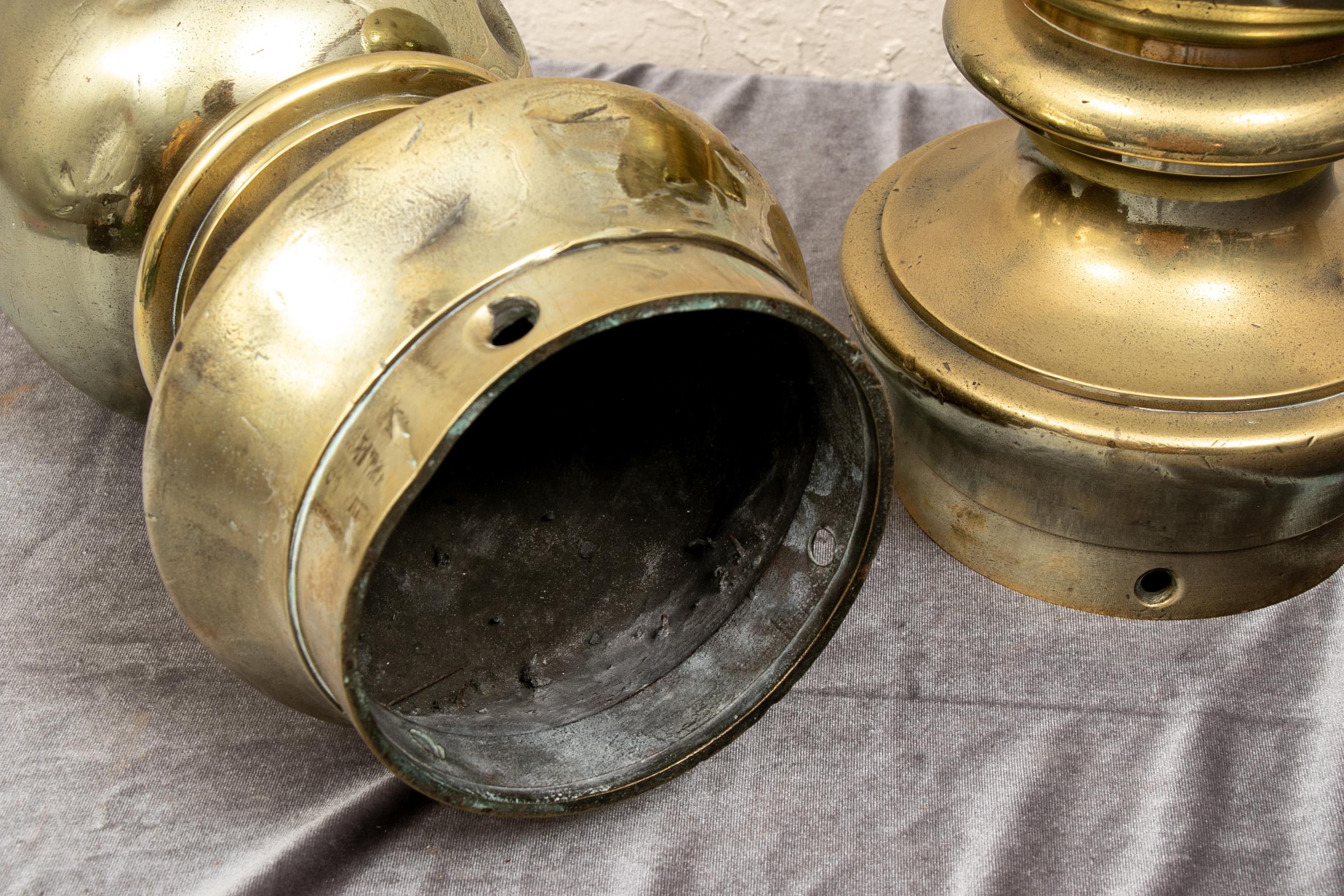 Pair of Antique Brass Bollards In Good Condition In Bridgeport, CT