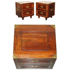 PAiR OF ANTIQUE BRASS & CAMPHOR MILITARY CAMPAIGN BEDSIDE END TABLES NIGHTSTANDS