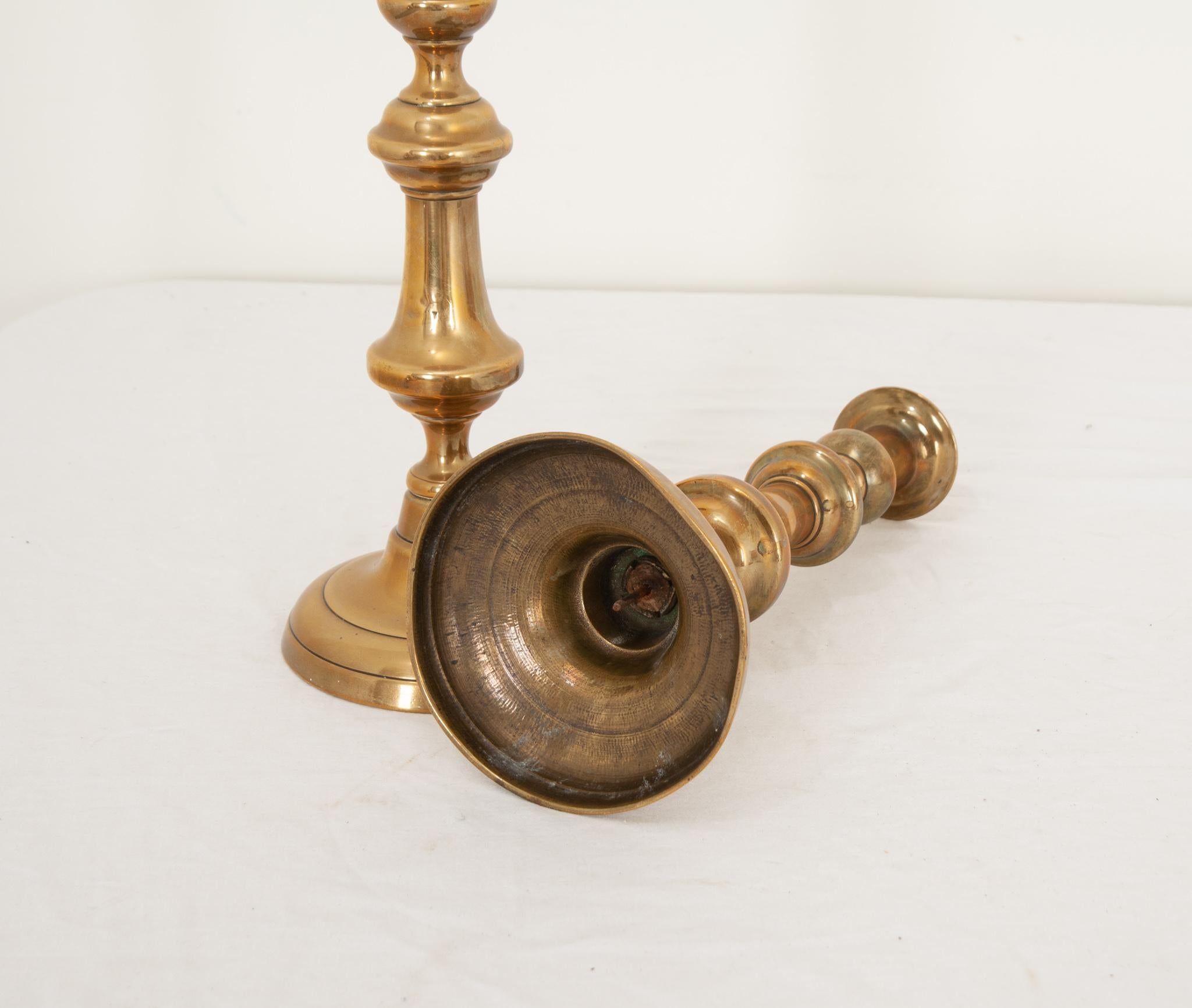 Pair of Antique Brass Candlesticks In Good Condition For Sale In Baton Rouge, LA