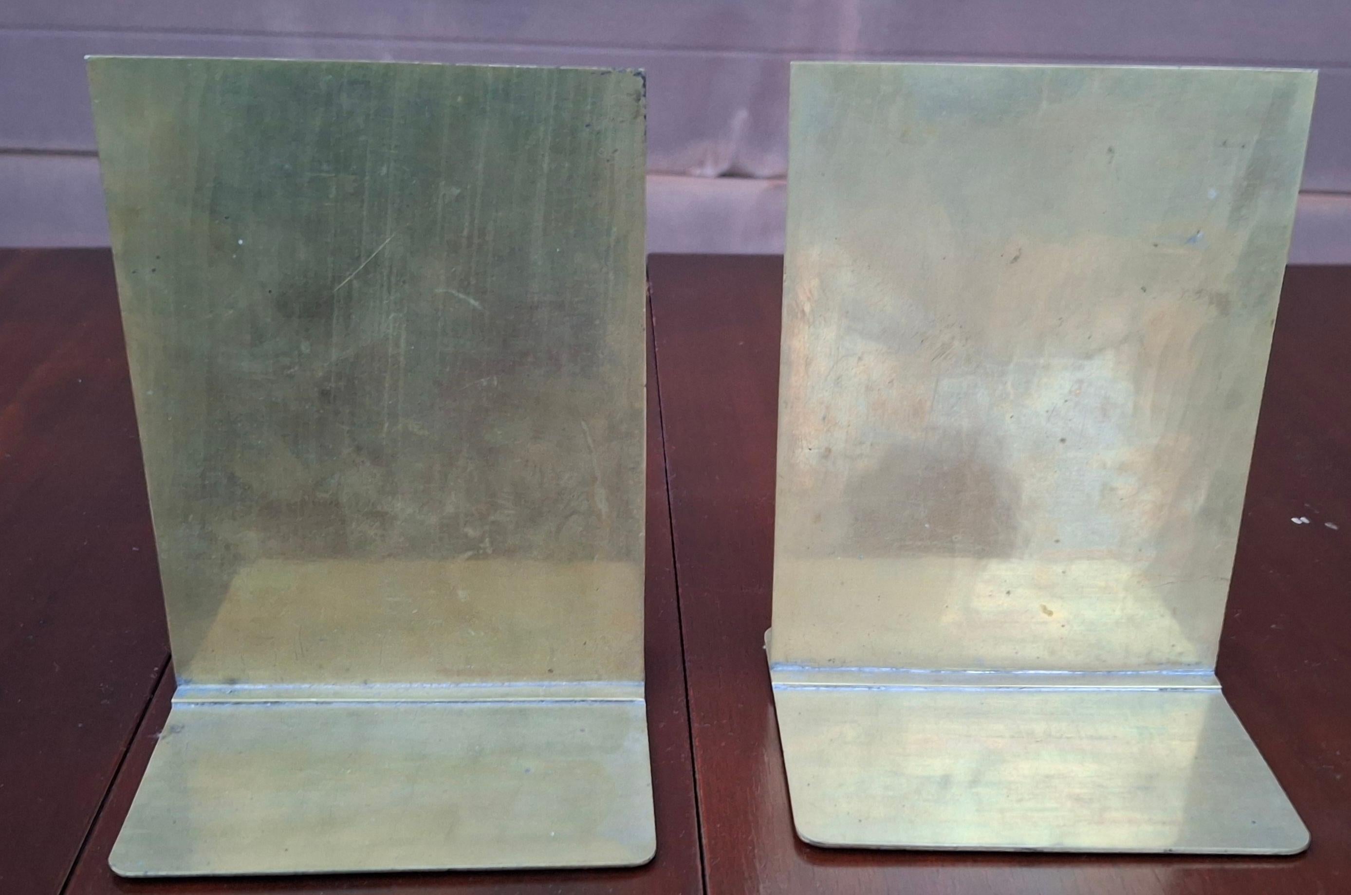 Smaltato Coppia di reggilibri cinesi antichi in ottone e smalto cloisonne in vendita