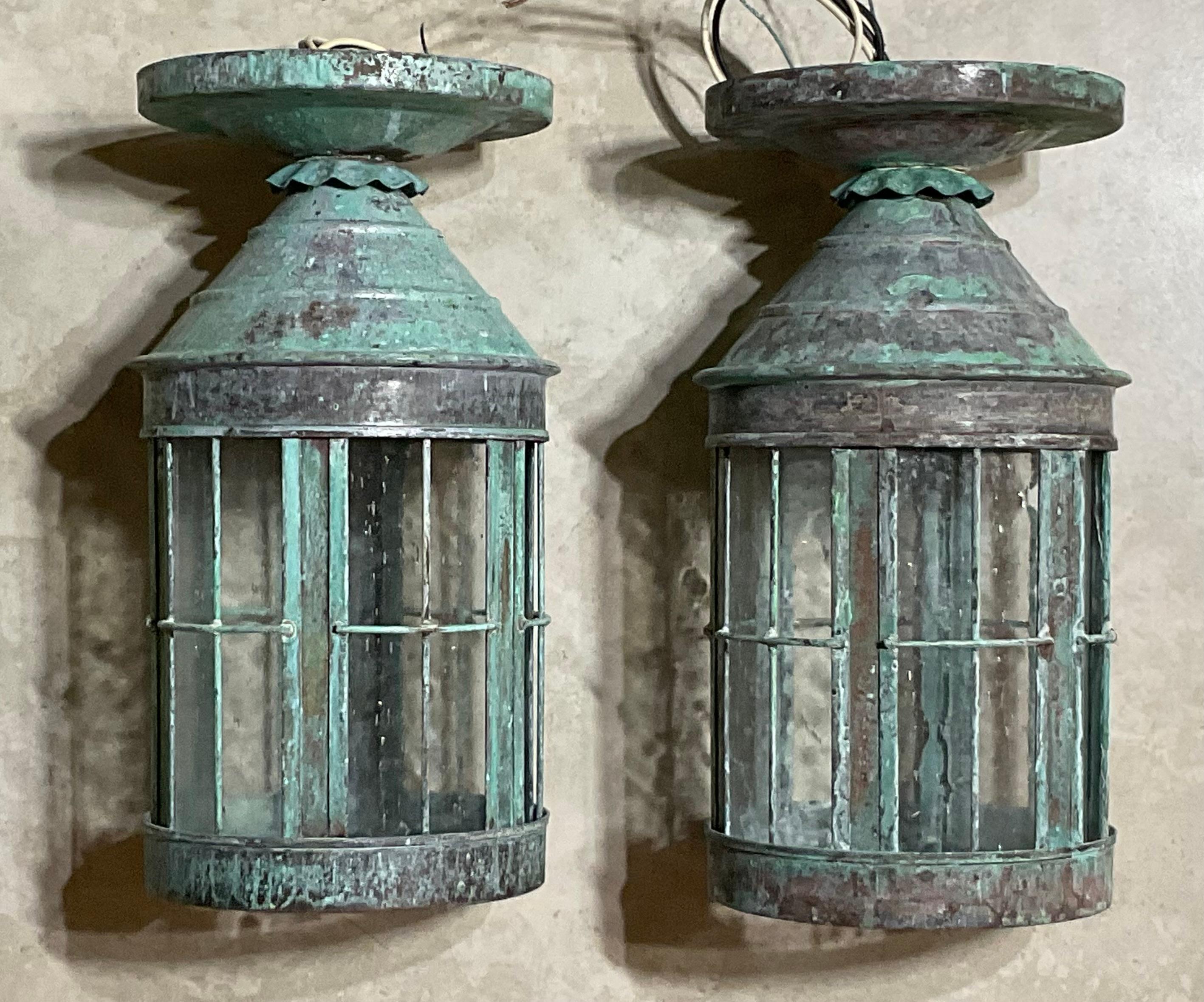 Paire de lanternes anciennes en laiton  Lanterne d'extérieur rustique en cuivre vert-de-gris 5