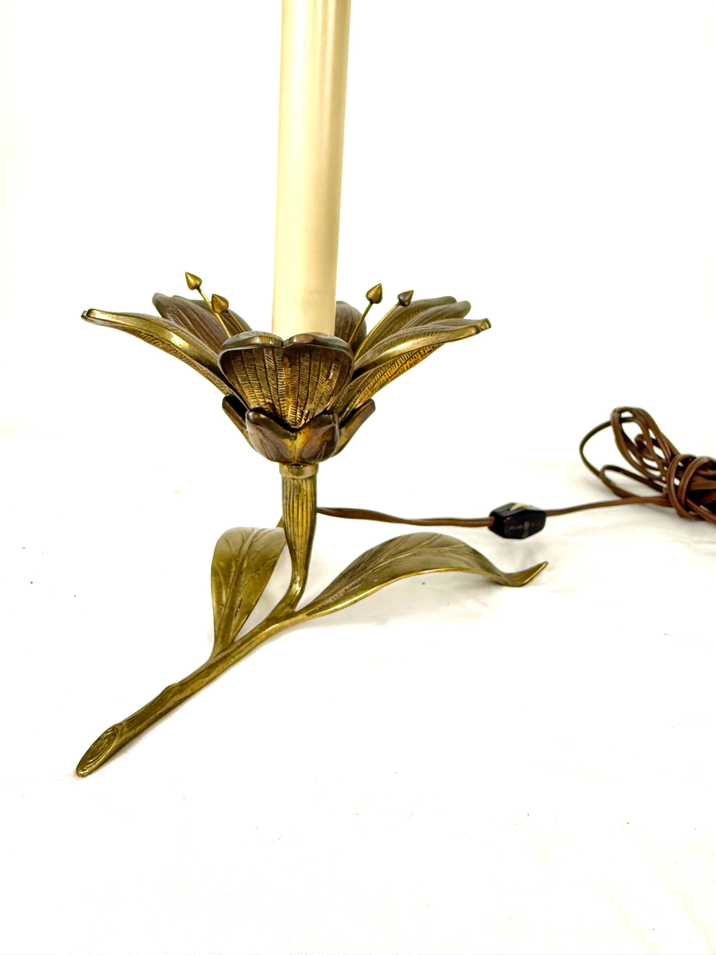 Cast Pair of Antique Brass Lilly Lamps by Chapman For Sale