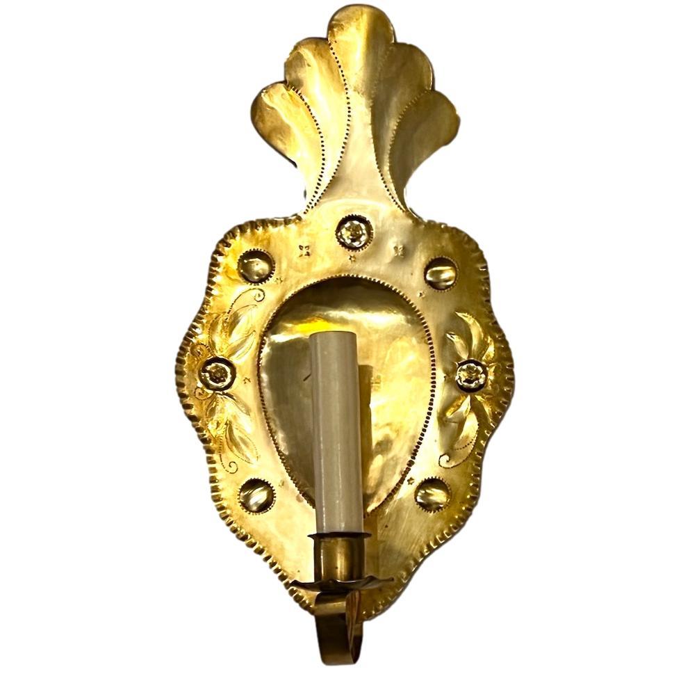 Pair of circa 1900 Dutch single-light polished brass sconces.

Measurements:
Height: 13.75