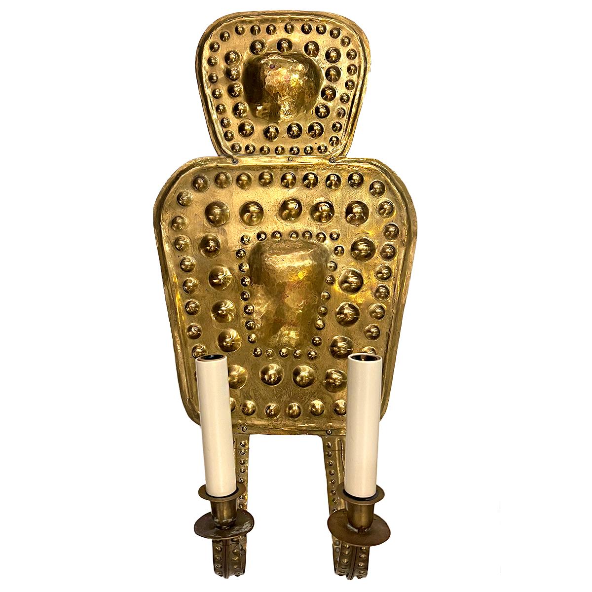 Paire d'appliques suédoises datant de 1900.

Mesures :
Hauteur : 20 
Largeur : 10  
Profondeur : 5