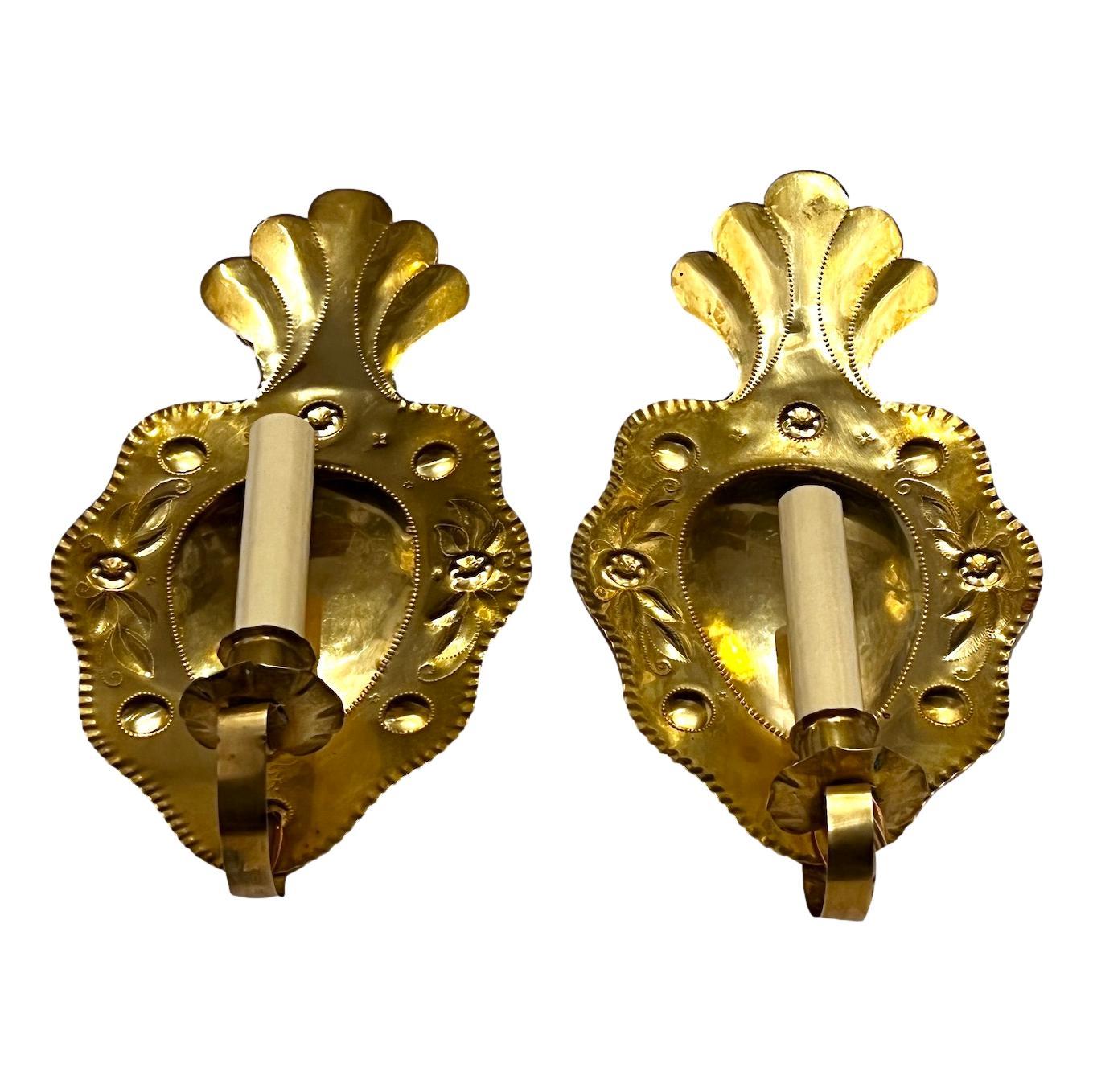 Pair of Antique Brass Sconces In Good Condition For Sale In New York, NY