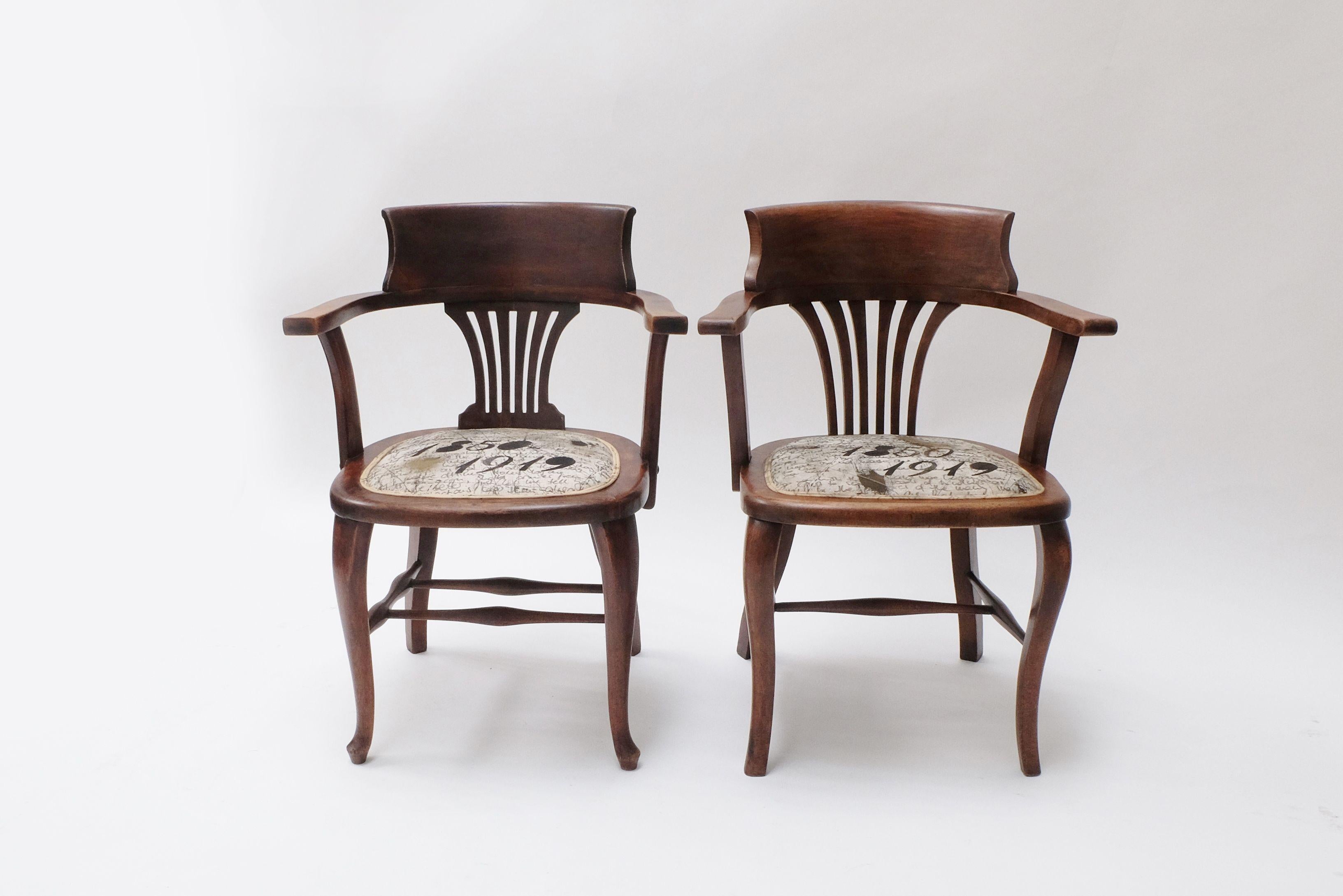 20th Century Pair of Antique British Elbow Office Chairs circa 1920 For Sale
