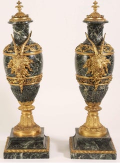 Pareja de Urnas y Tapas Antiguas de Bronce y Mármol Verde