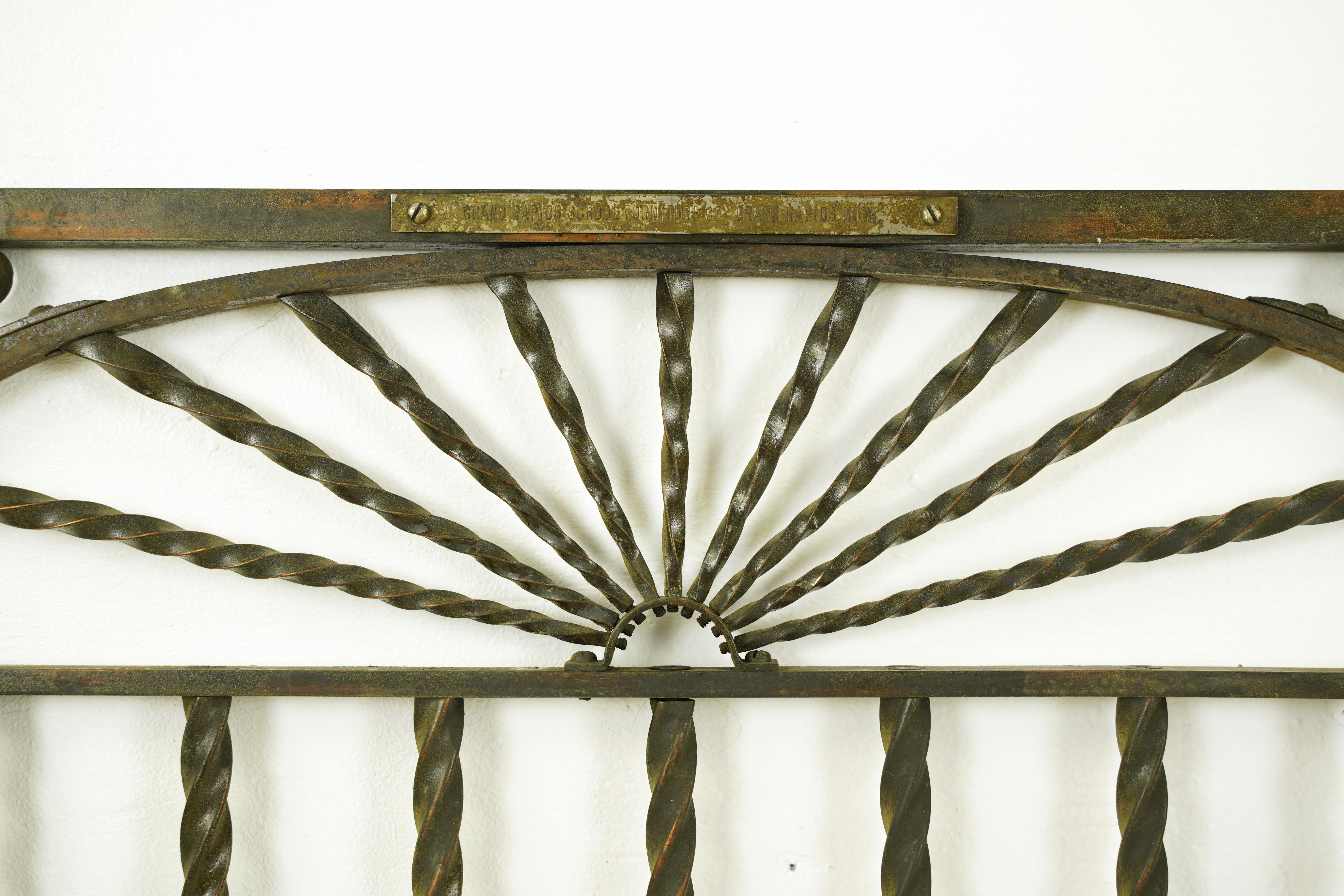 Par de Protectores de Bronce Antiguos para Ventanillas de Cajeros de Bancos en Bueno estado para la venta en New York, NY