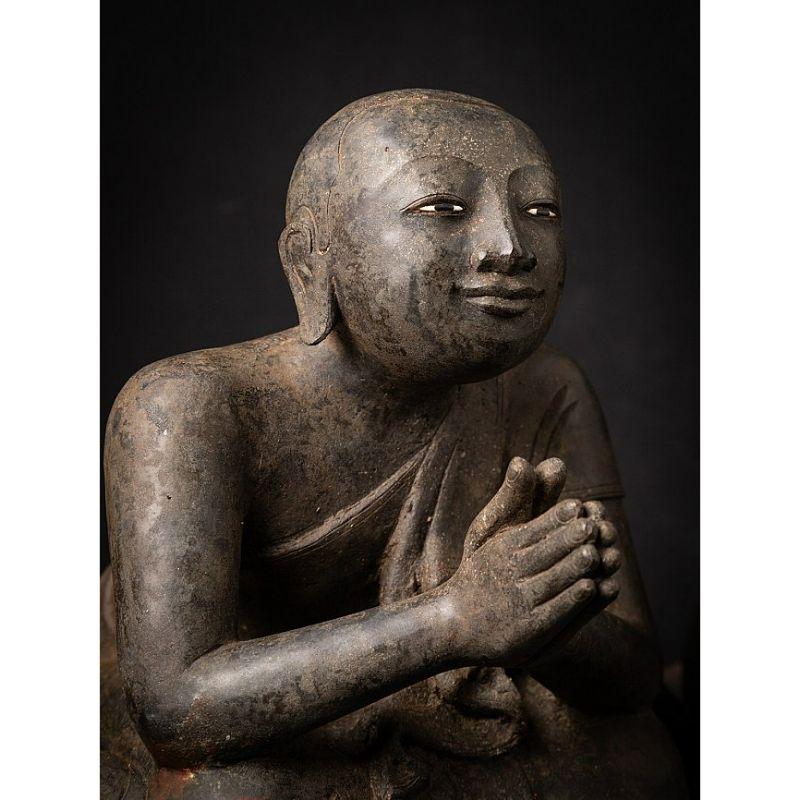 Paire de statues de moines birmans en bronze ancien provenant de Birmanie en vente 5