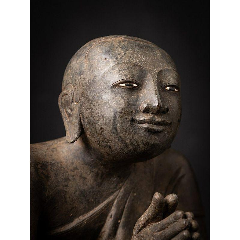 Paire de statues de moines birmans en bronze ancien provenant de Birmanie en vente 6