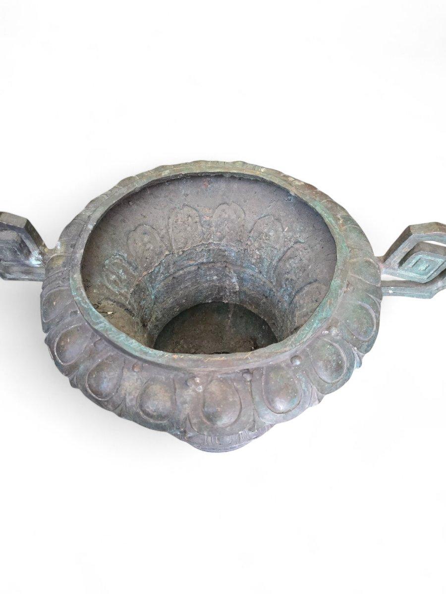 European Pair of antique bronze garden vases, 19th century For Sale
