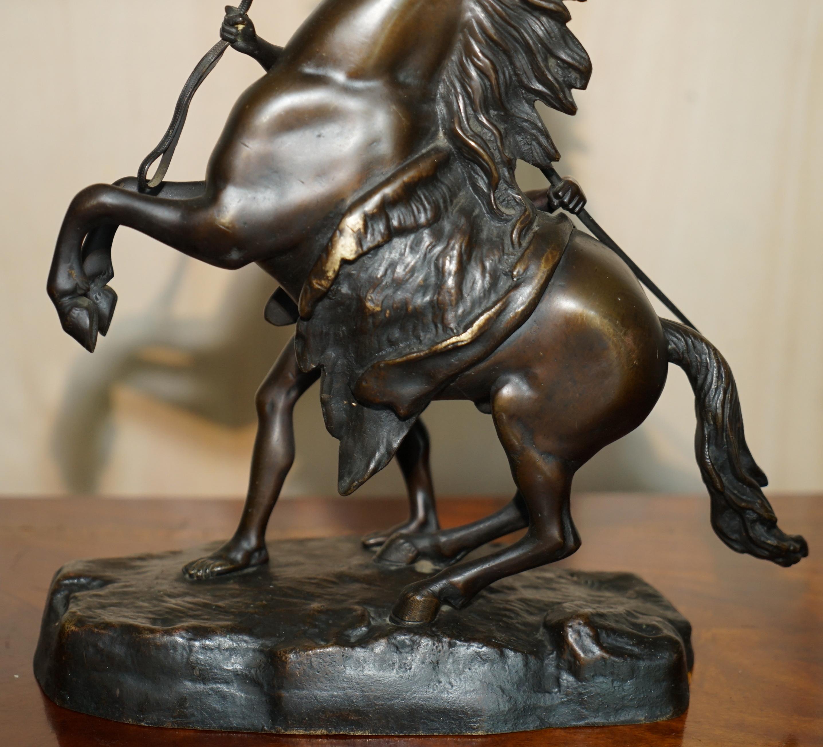 Paire de statues de chevaux de Marli en bronze ancien de Guillaume Coustou, See Seen au Louvre en vente 9