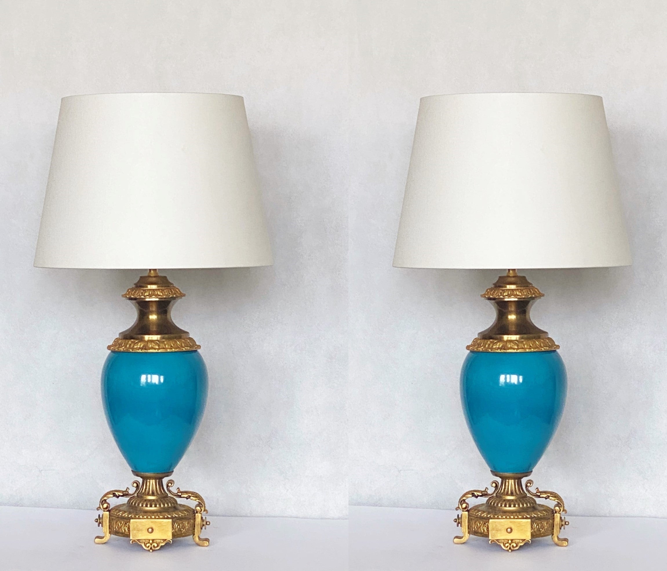 Paire de lampes de table anciennes en porcelaine et bronze turquoise