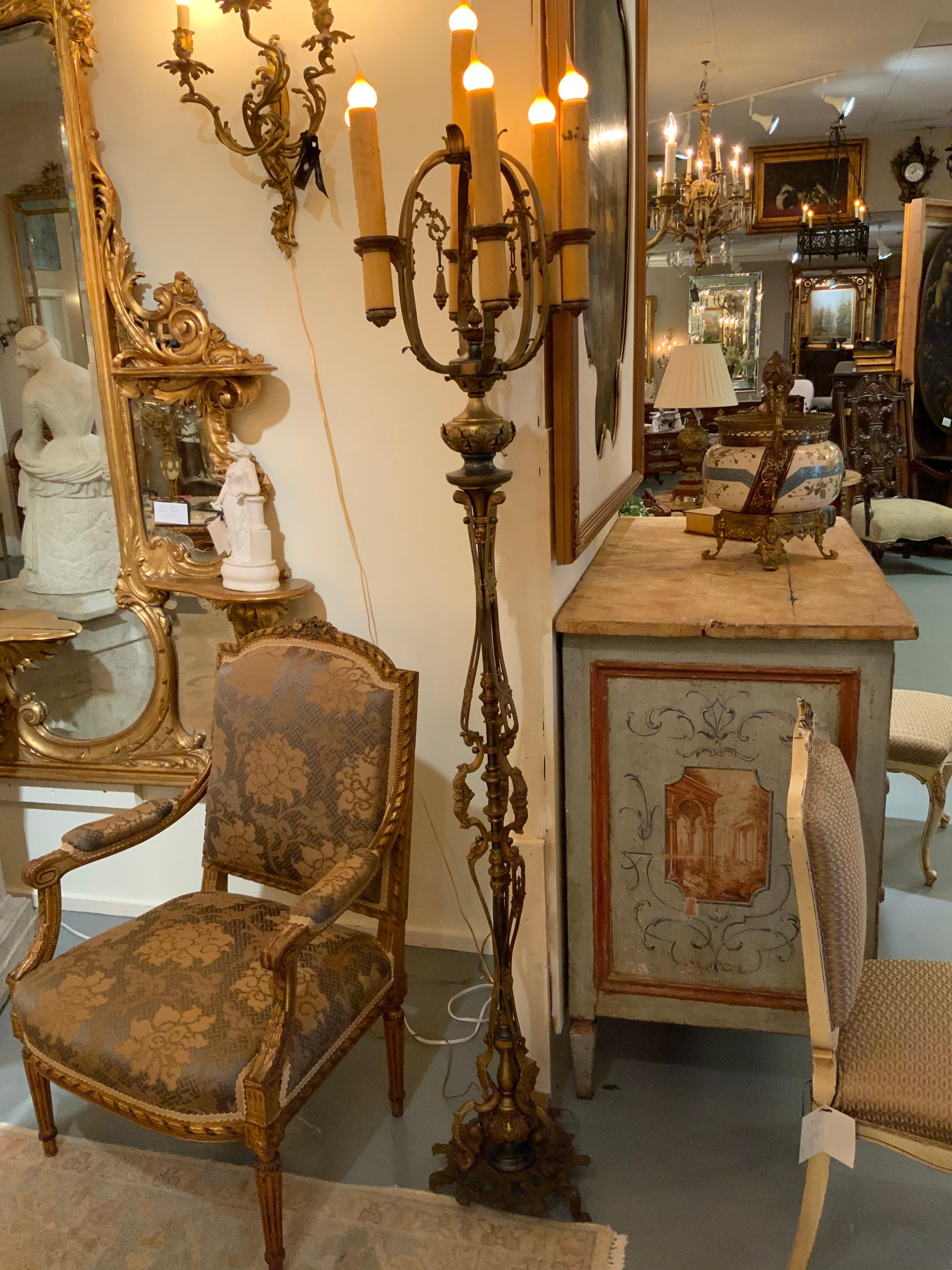 Pareja de antorchas/lámparas de pie antiguas de bronce Francés en venta