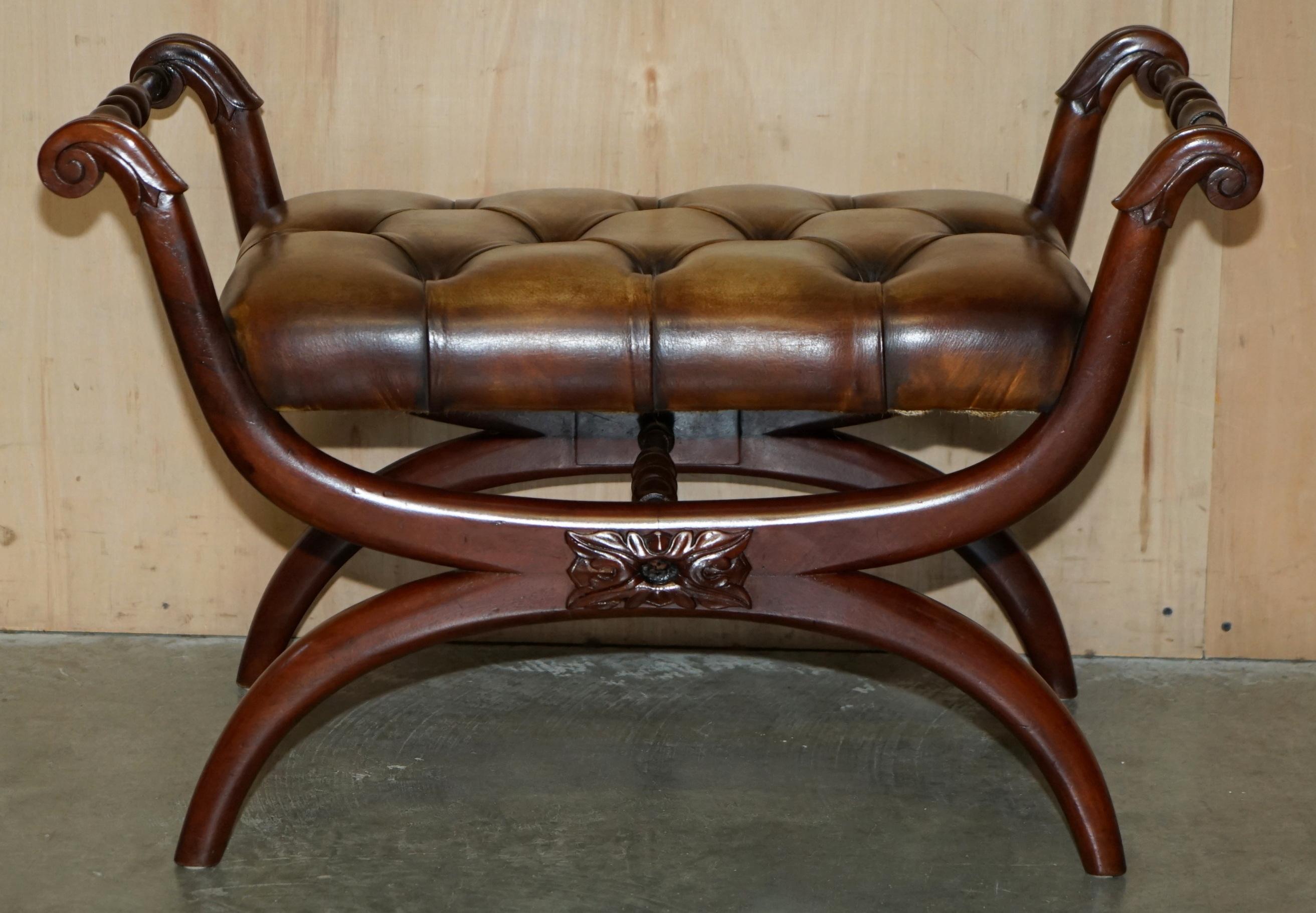 PAIR OF ANTIQUE BROWN LEATHER CHESTERFIELD TUFTED REGENCY FRAMED FOOTSTOOLs For Sale 6