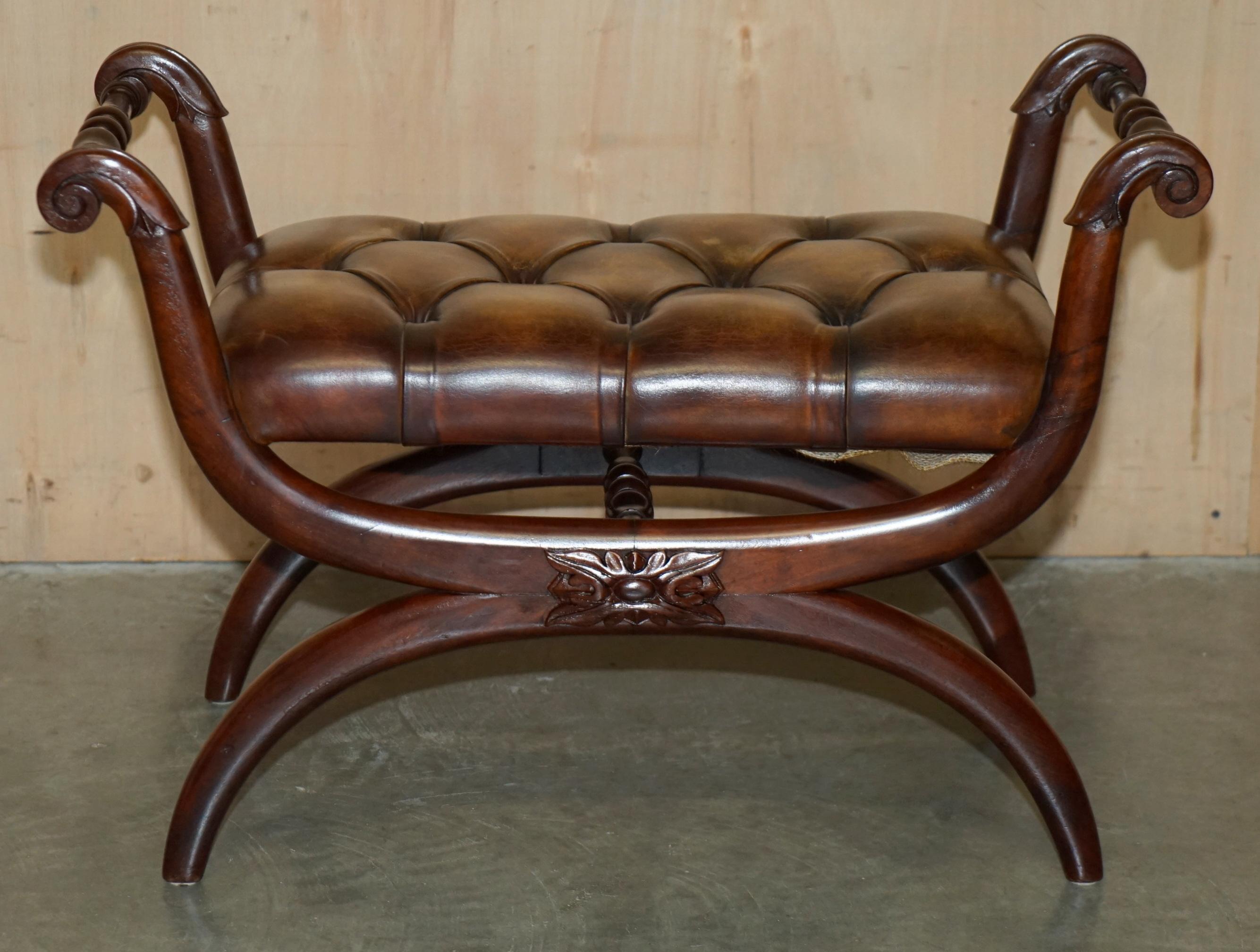 PAIR OF ANTIQUE BROWN LEATHER CHESTERFIELD TUFTED REGENCY FRAMED FOOTSTOOLs For Sale 9