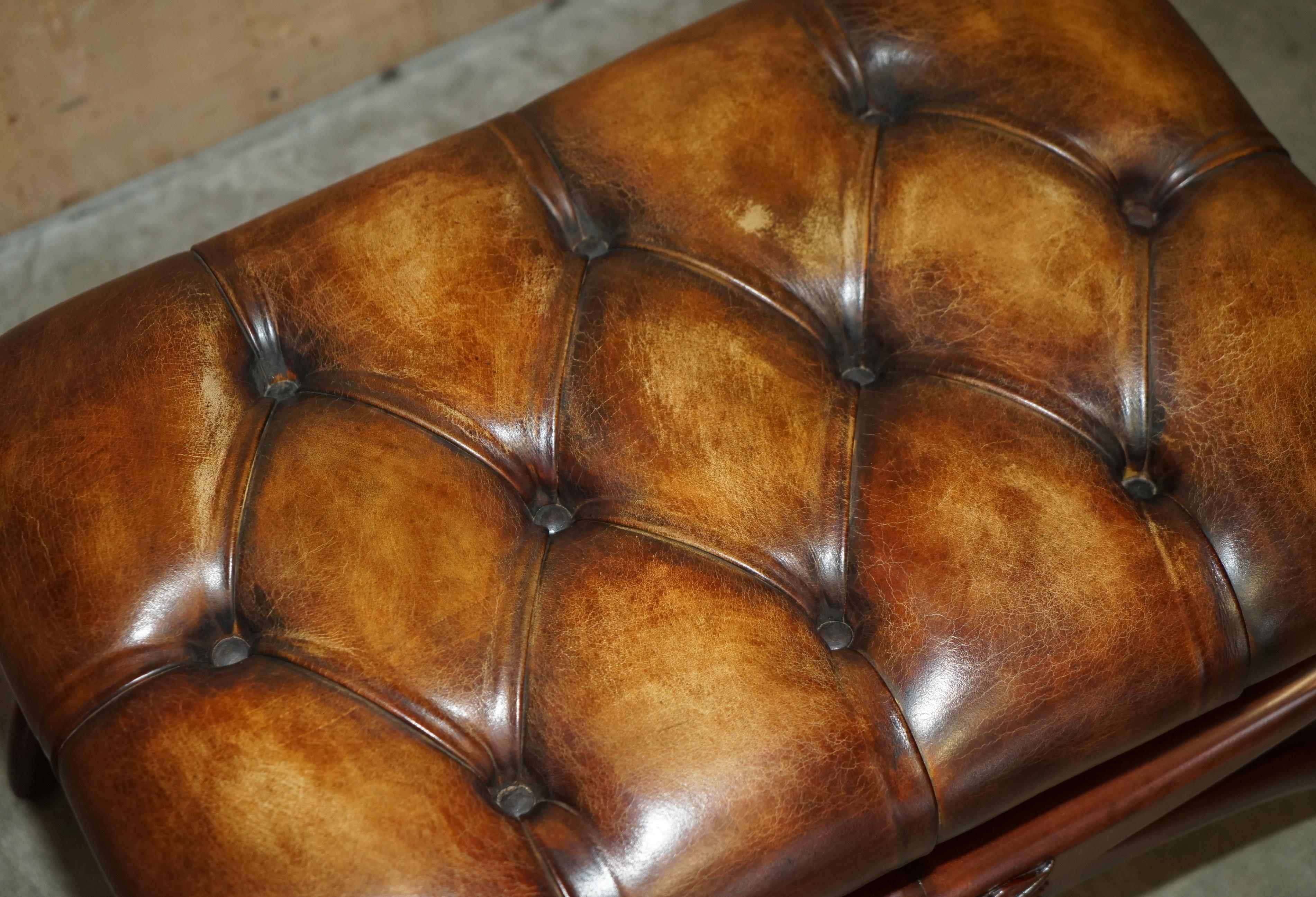 PAIR OF ANTIQUE BROWN LEATHER CHESTERFIELD TUFTED REGENCY FRAMED FOOTSTOOLs For Sale 13