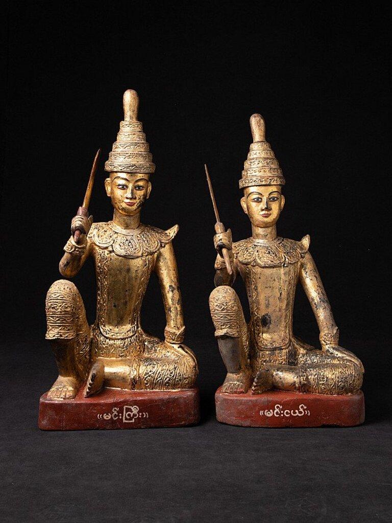 Material: wood
60,7 cm high 
28 cm wide and 16,5 cm deep
Weight: 11 kgs
Gilded with 24 krt. gold
Originating from Burma
19th century
With inlayed eyes.
 