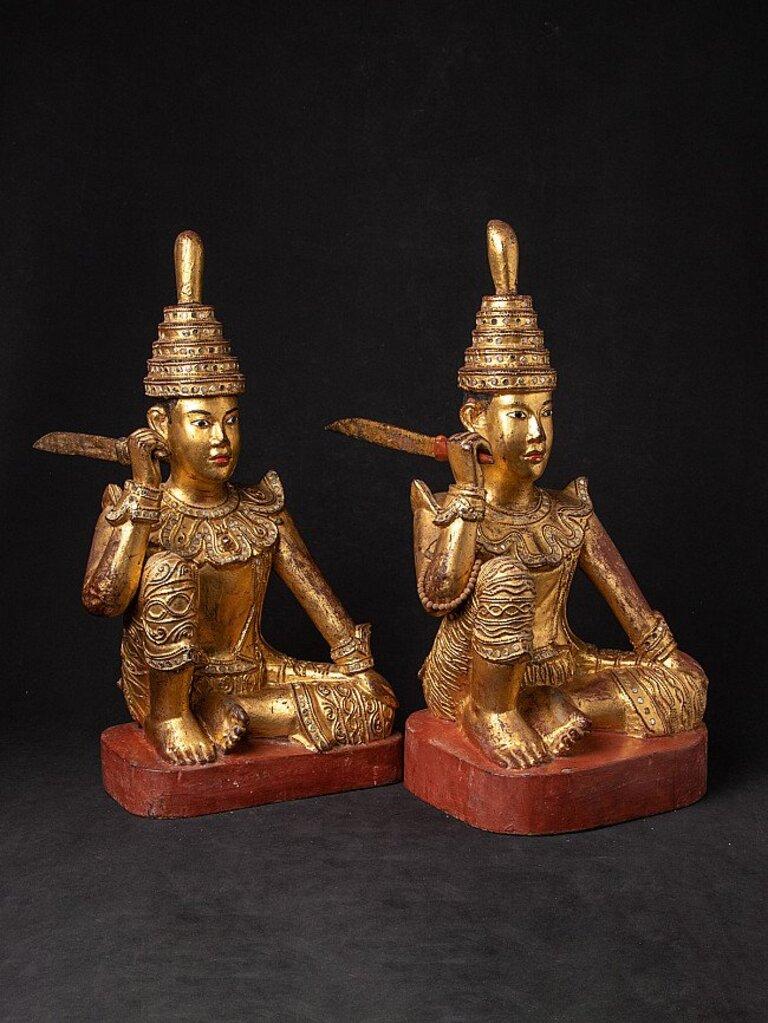 Ein Paar antike burmesische Nat-Skulpturen aus Birma im Angebot 1
