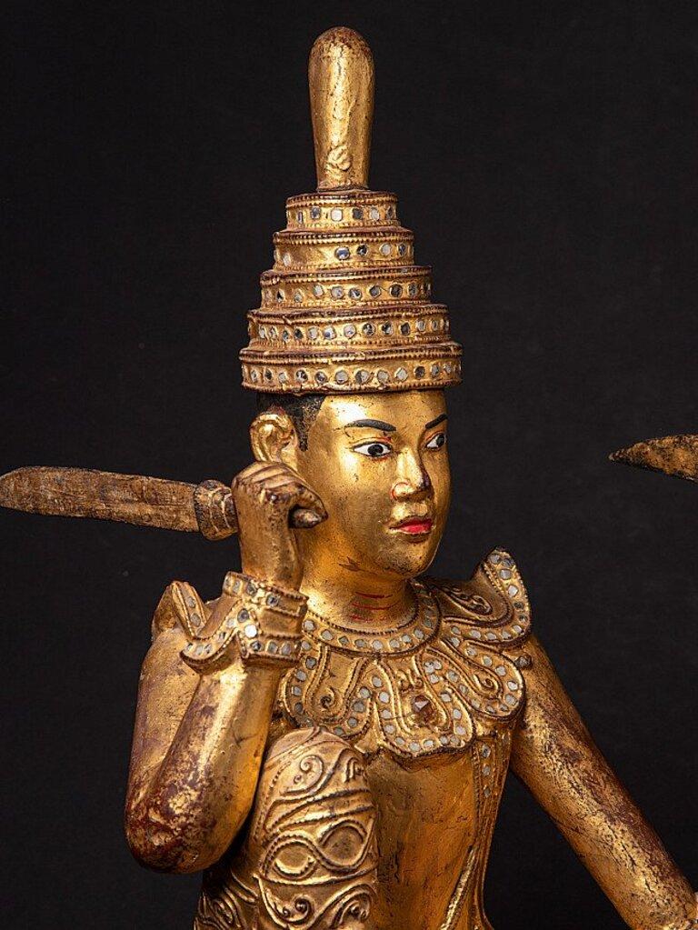 Ein Paar antike burmesische Nat-Skulpturen aus Birma im Angebot 3
