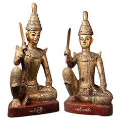 Ein Paar antike burmesische Nat-Skulpturen aus Birma