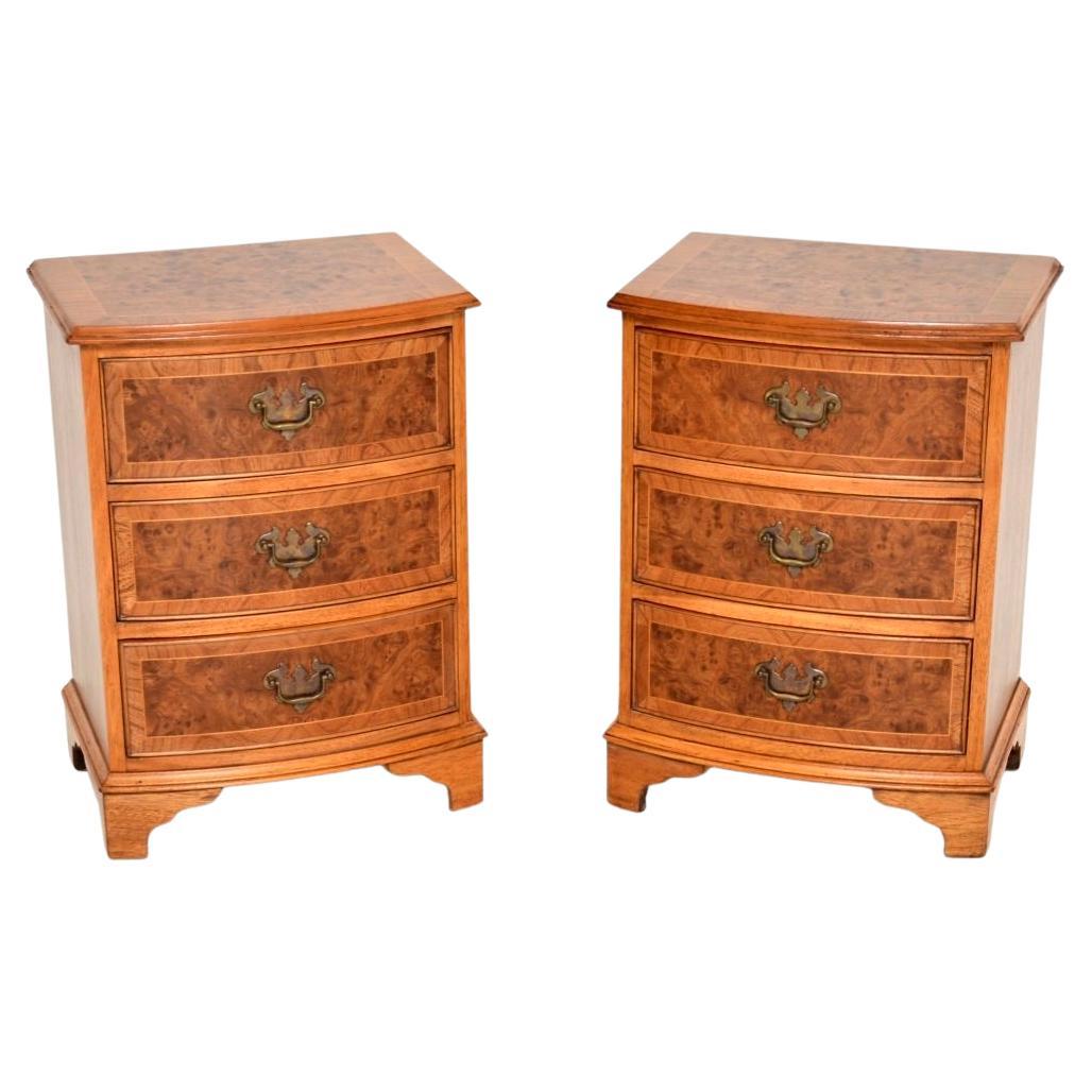Pareja de cómodas antiguas de olmo rebabas