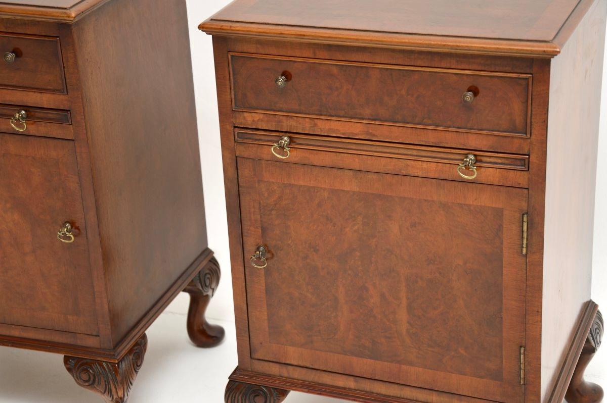 Coppia di comodini antichi in radica di noce in vendita 3