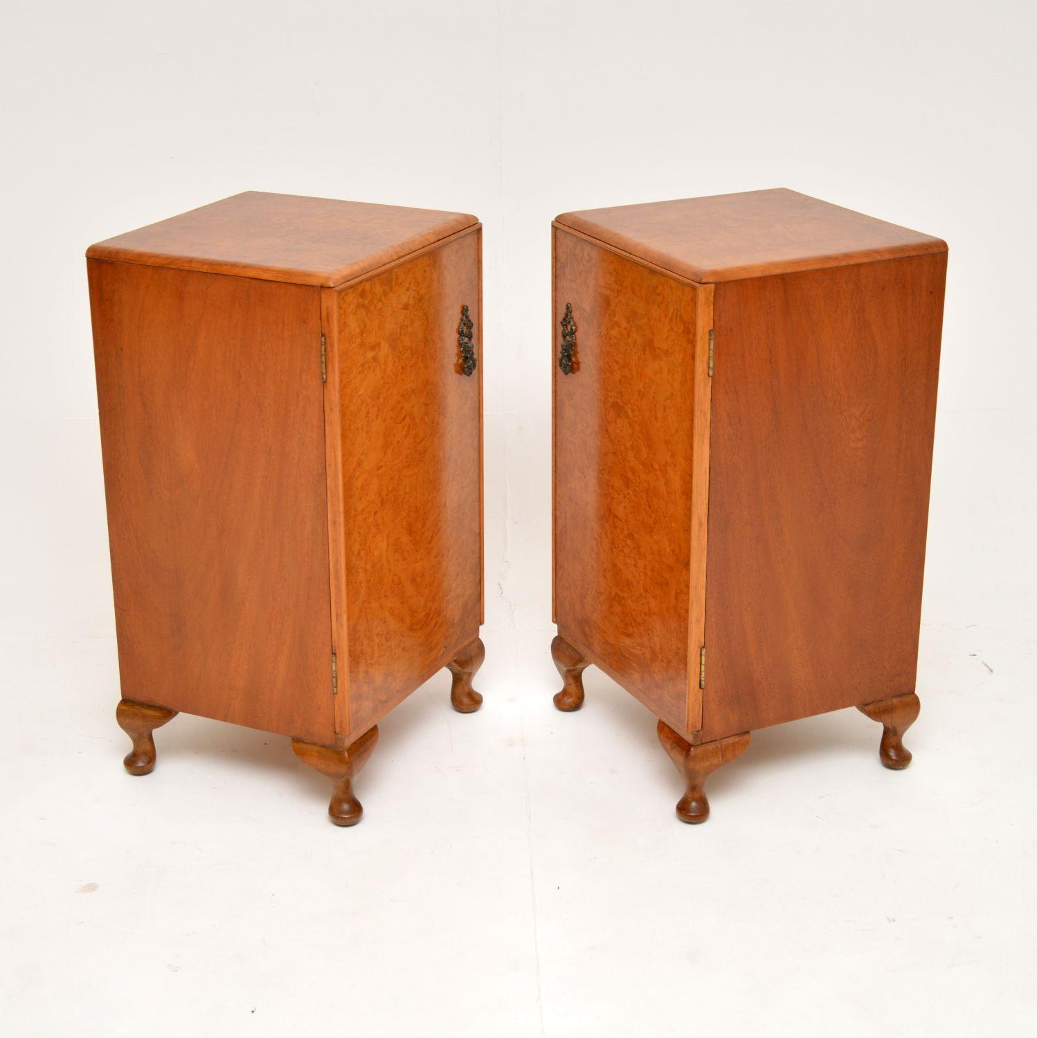 Queen Anne Pair of Antique Burr Walnut Bedside Cabinets For Sale