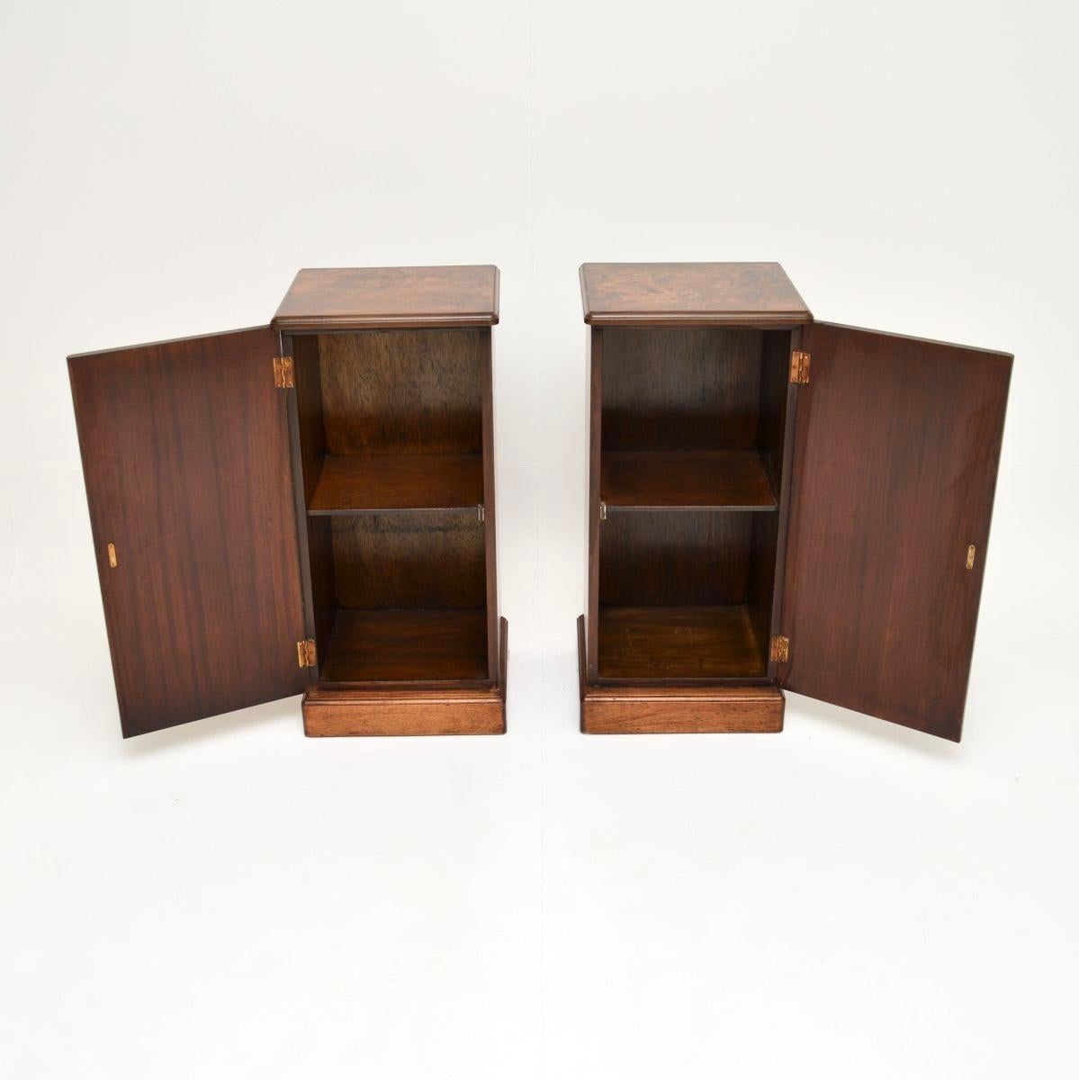 Victorian Pair of Antique Burr Walnut Bedside Cabinets For Sale