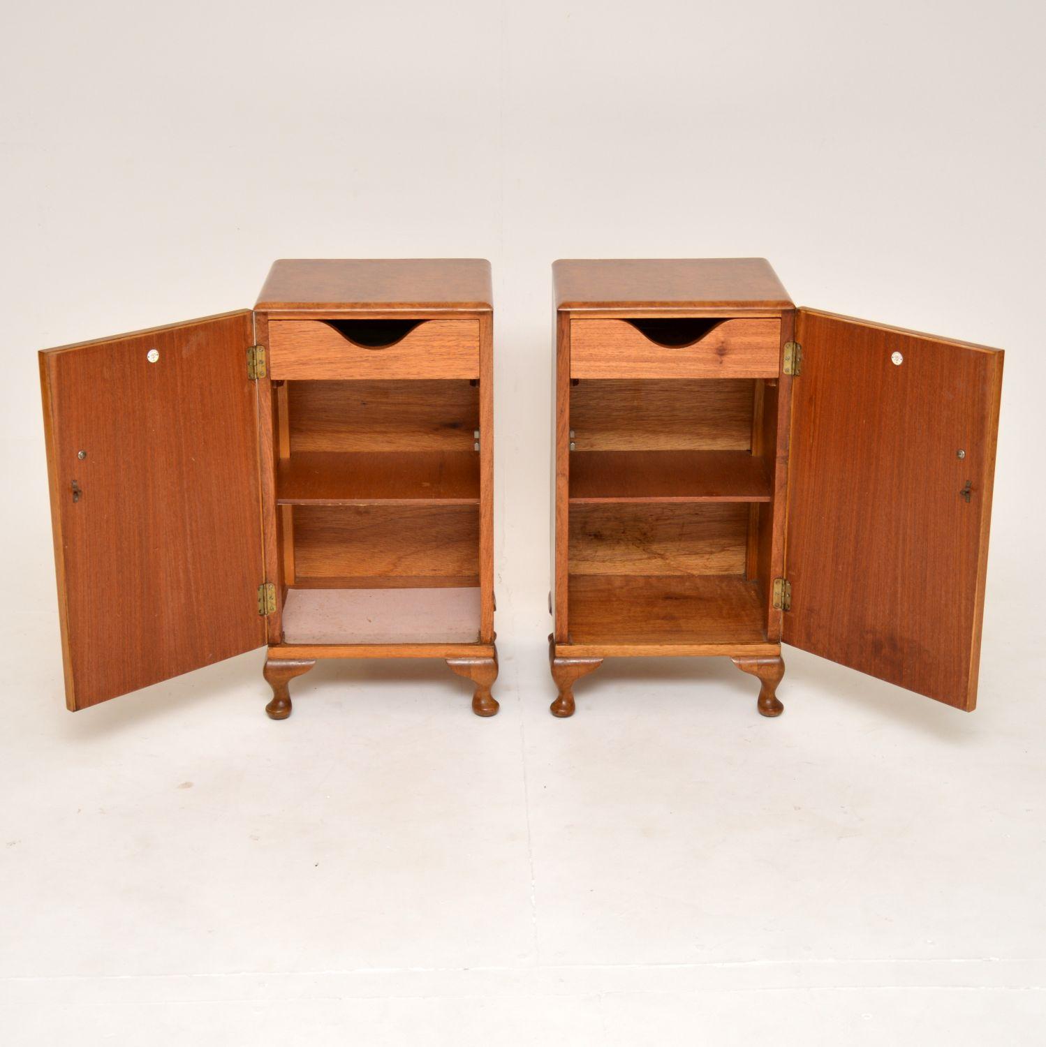 Pair of Antique Burr Walnut Bedside Cabinets In Good Condition For Sale In London, GB