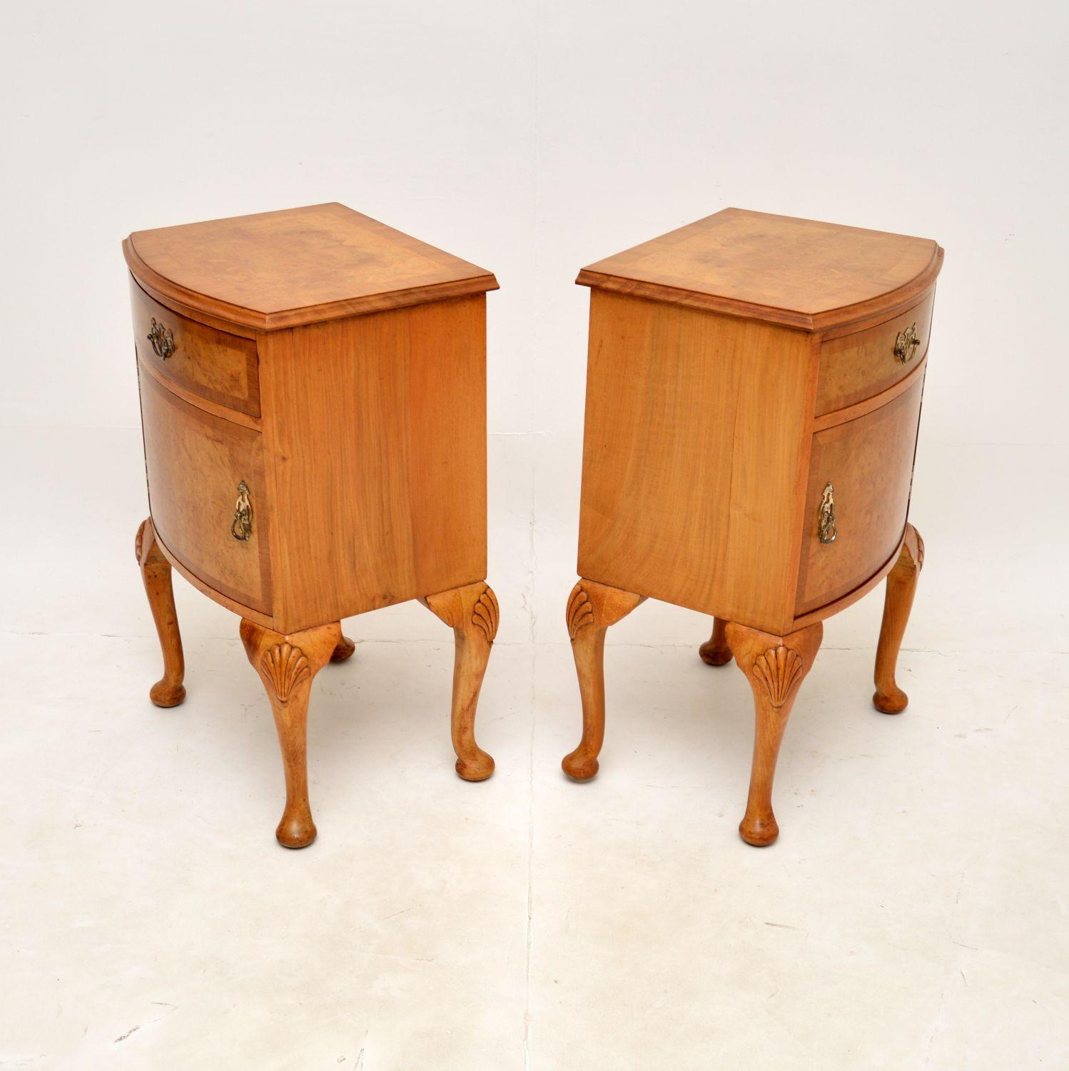 Pair of Antique Burr Walnut Bedside Cabinets In Good Condition In London, GB