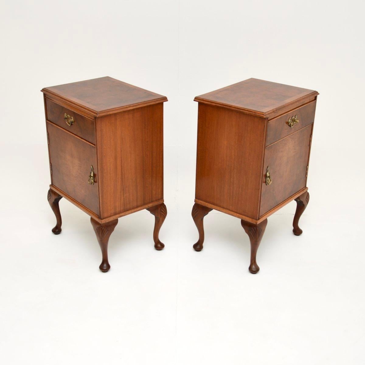 Pair of Antique Burr Walnut Bedside Cabinets In Good Condition In London, GB